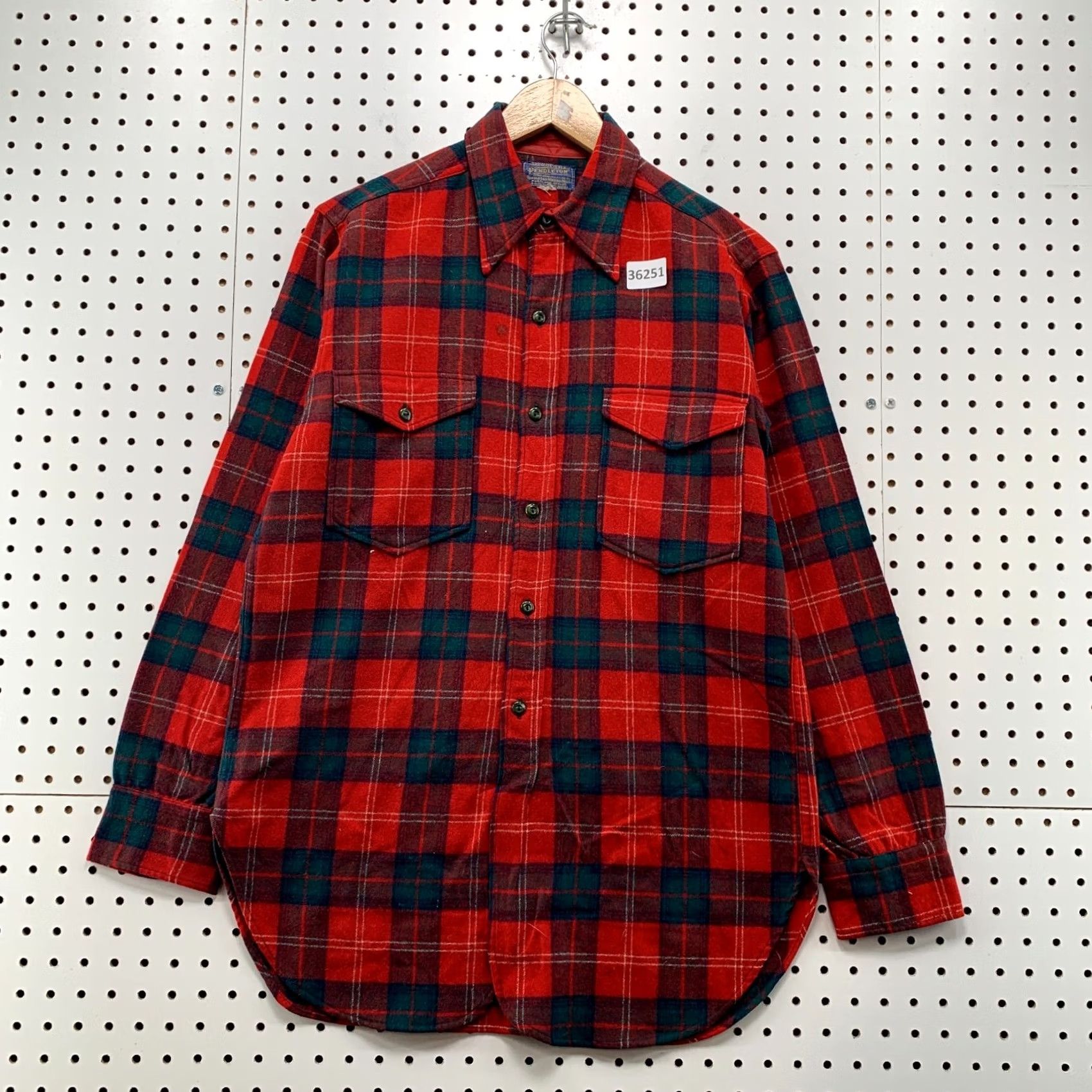 Pendleton Vintage Pendleton Shirt Mens Large Red Plaid Wool Long Sleeve Button Made USA Size US L / EU 52-54 / 3 - 2 Thumbnail