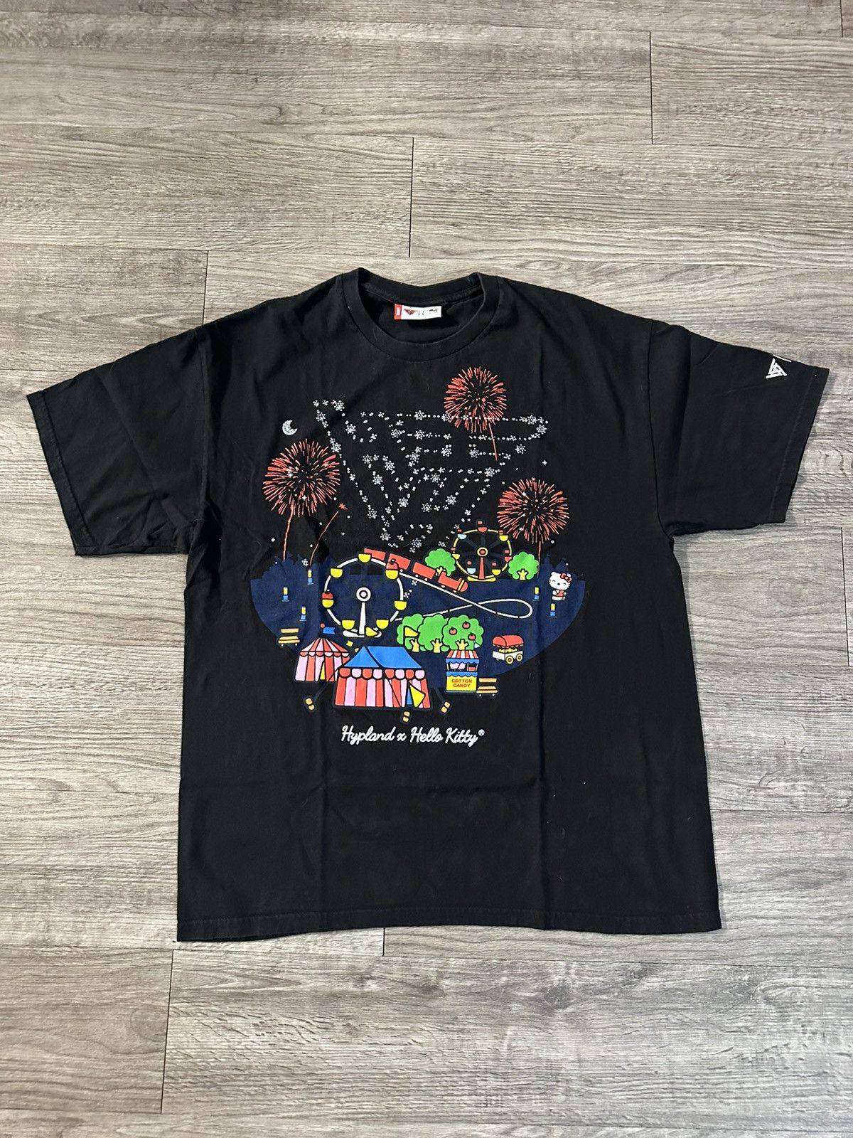 Hypland Hypland x Hello Kitty carnival rhinestone tee Size US L / EU 52-54 / 3 - 1 Thumbnail