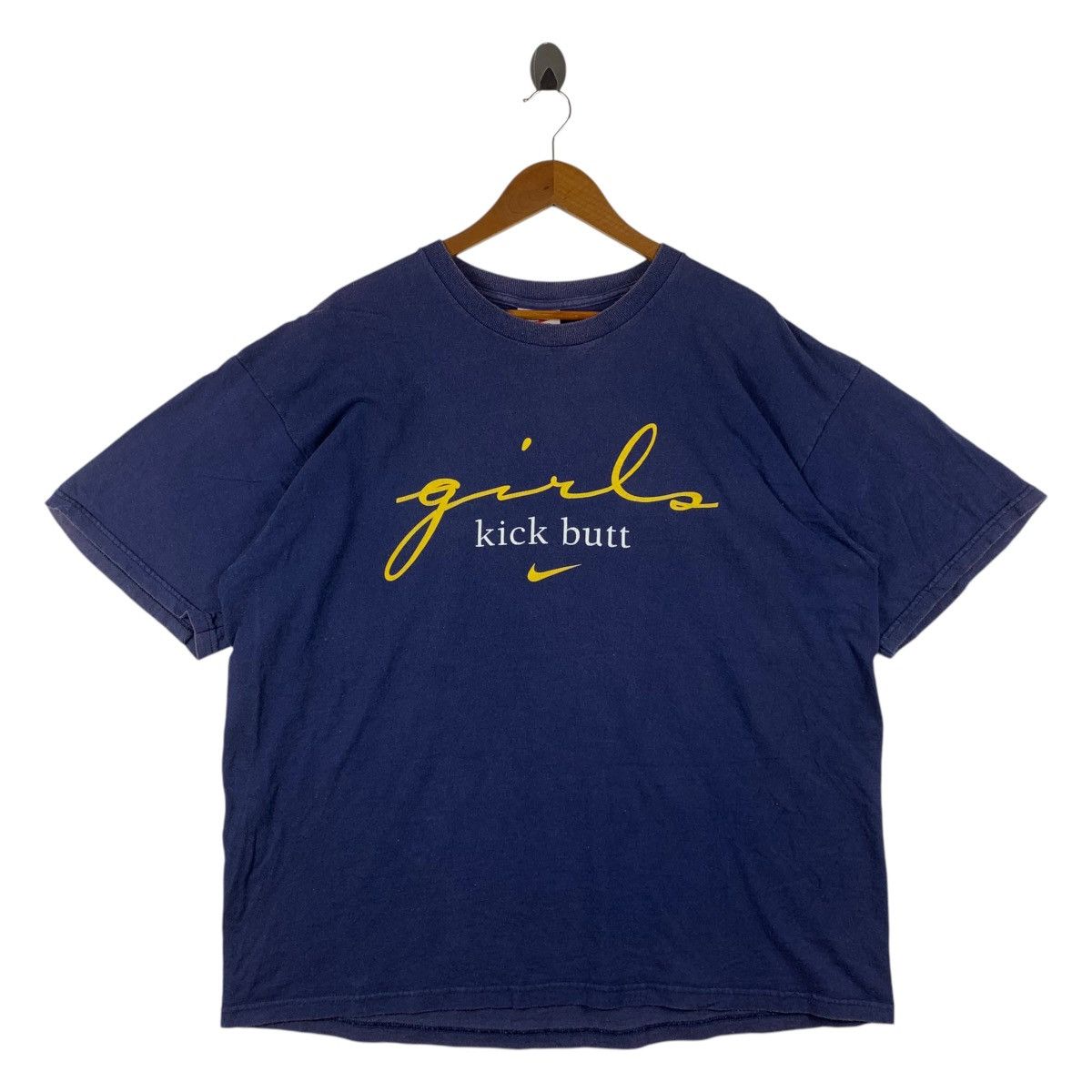 Nike Vintage NIKE girls kick but spellout tee Size US XL / EU 56 / 4 - 1 Thumbnail