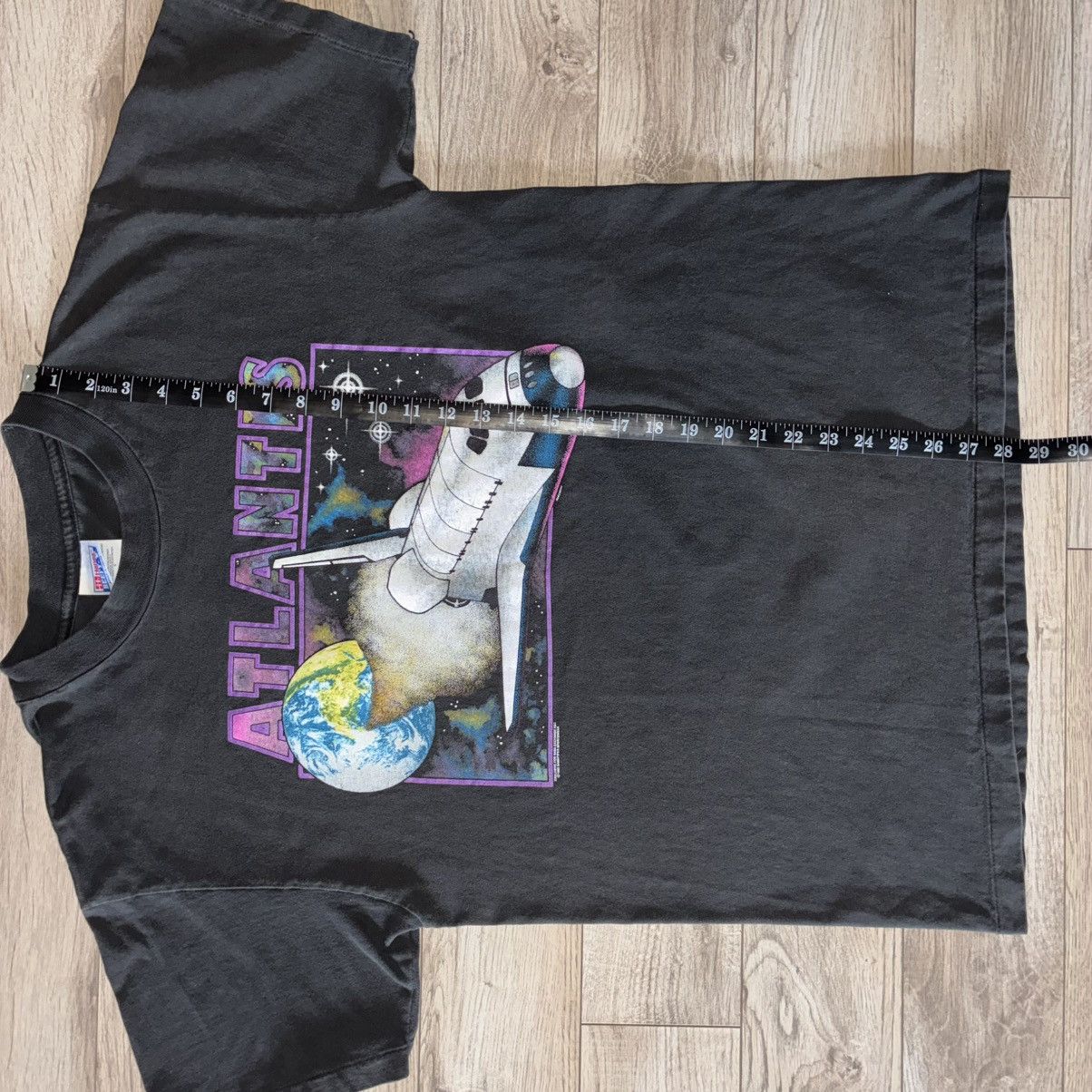 Hanes 90s black NASA Atlantis Space Shuttle Tee Shirt Size US L / EU 52-54 / 3 - 7 Thumbnail