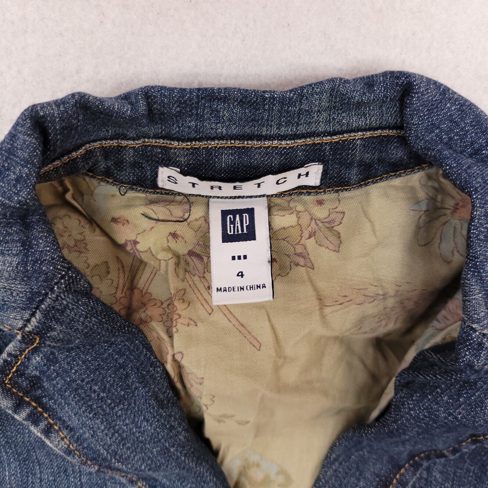 Gap Gap Button Long Sleeve Denim Jean Jacket Womens Size 4 Blue Size S / US 4 / IT 40 - 5 Thumbnail