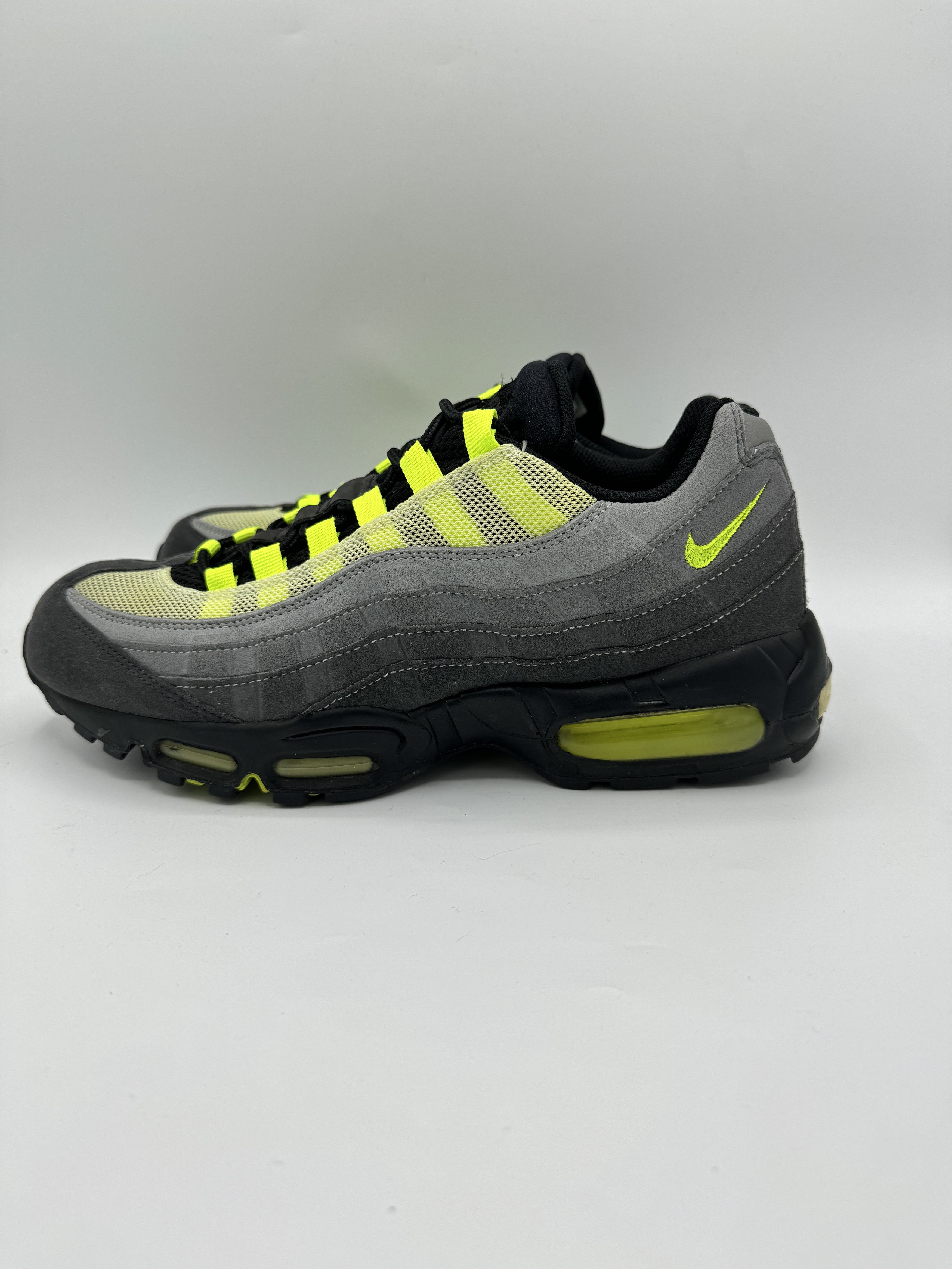 Mita × Nike Mita Sneakers x Nike Air Max 95 Ueno Prototype Neon Size US 9.5 / EU 42-43 - 4 Thumbnail