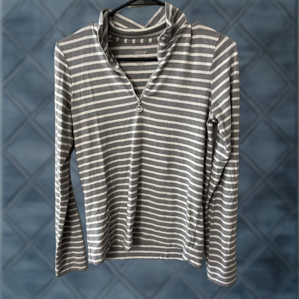 Vintage AERIE Sweater Women Size M Gray Striped Knit 1/4 Zip Mock Neck Stretch Zipper Preppy Size M / US 6-8 / IT 42-44 - 1 Thumbnail