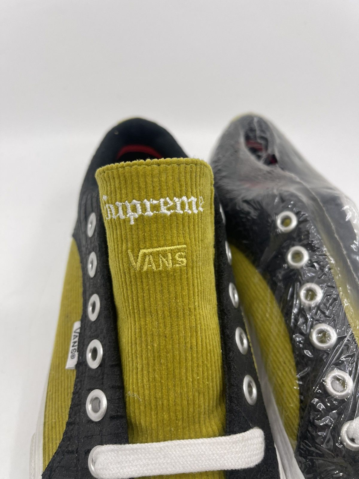 Supreme × Vans Size 9 - VANS Supreme x Lampin Pro Croc Corduroy Size US 9 / EU 42 - 2 Thumbnail