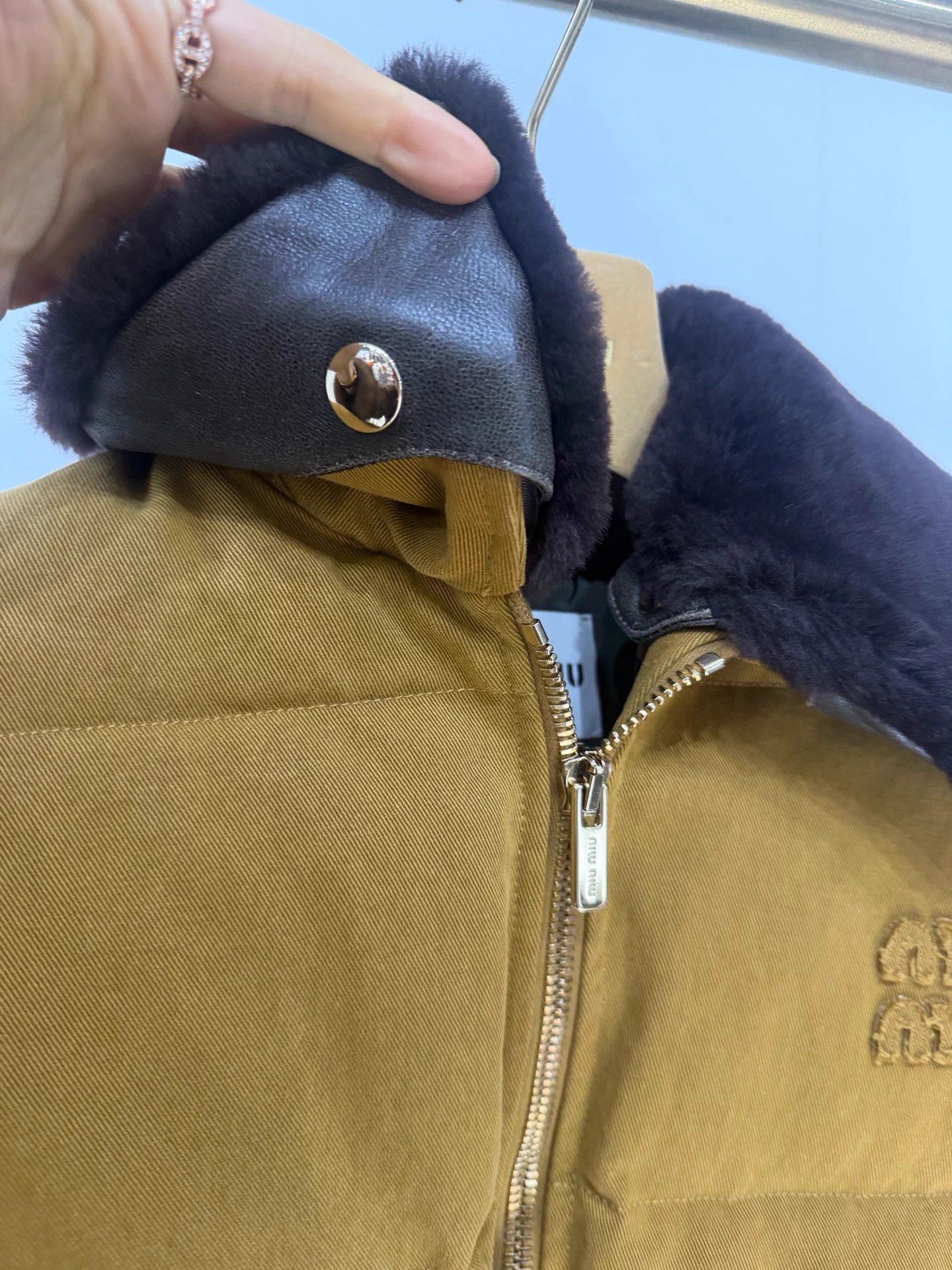 Miu Miu Miu Miu Embroidered Logo Shearling Collar Puffer Size XS / US 0-2 / IT 36-38 - 3 Thumbnail