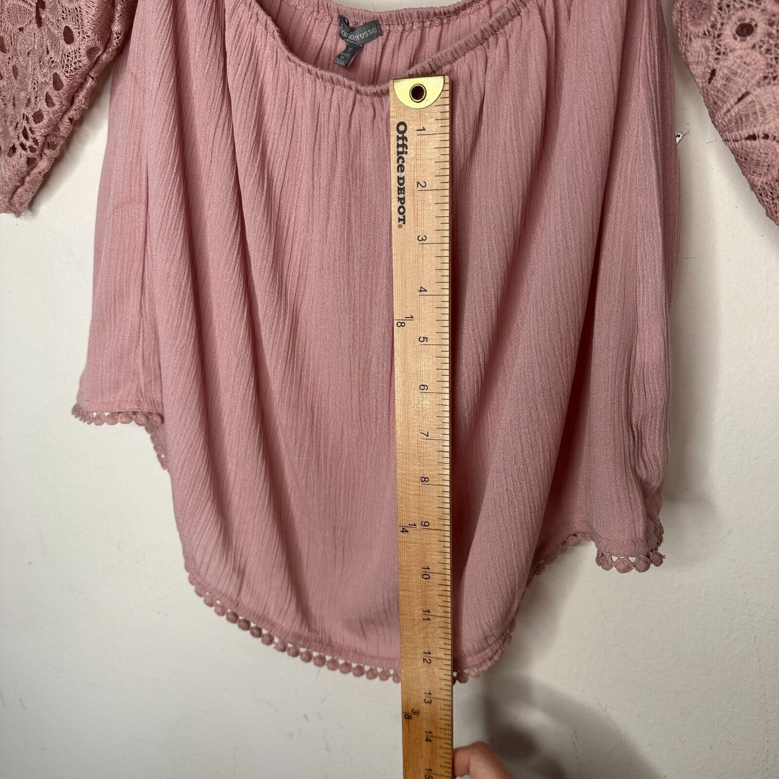 Other Charlotte Russe Dusty Pink Off Shoulder Eyelet Crop Blouse S Size S / US 4 / IT 40 - 13 Thumbnail