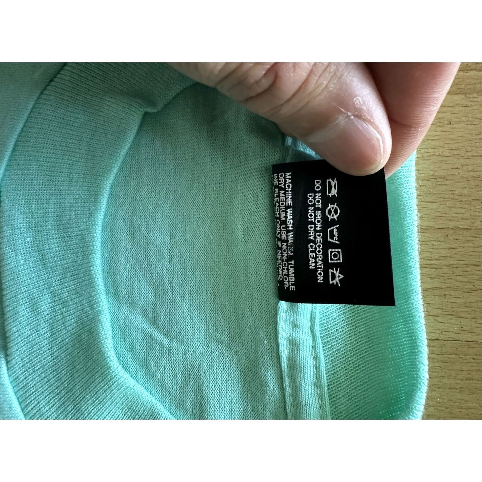 Vintage VINTAGE Screen Stars T-Shirt Turquoise L Men Short Sleeve 1980s 1990s Single Stitch NWOT Cotton Blend Made in USA Size US L / EU 52-54 / 3 - 4 Thumbnail