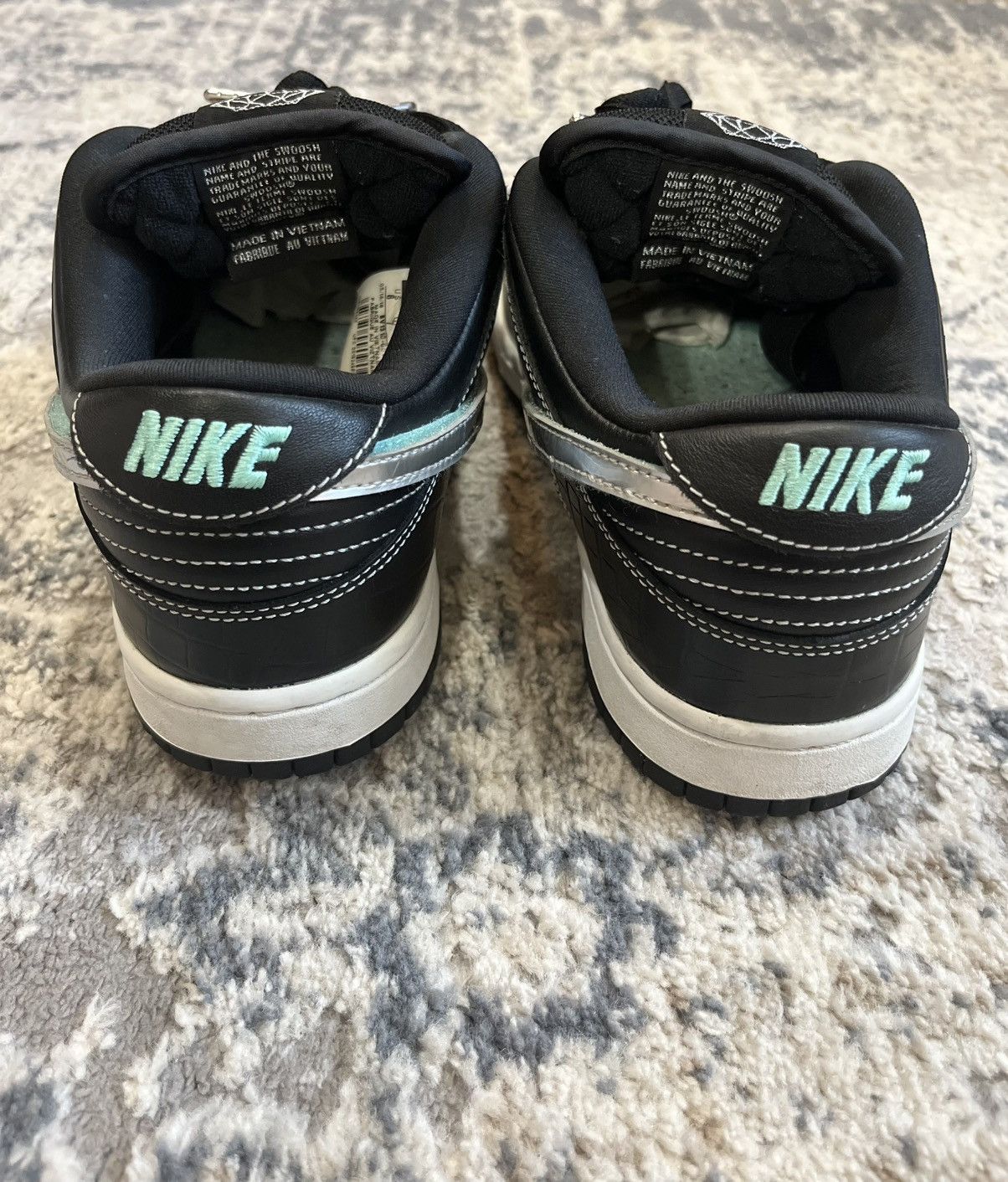 Diamond Supply Co. × Nike Nike SB Dunk Low Pro OG QS Size US 8 / EU 41 - 5 Thumbnail