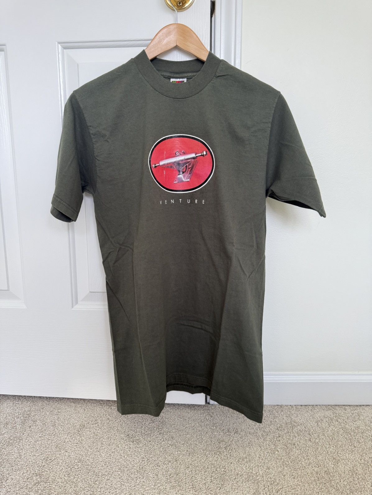 Fruit Of The Loom × Vintage Vintage Venture Trucks Skate Tee 1990s size medium Size US M / EU 48-50 / 2 - 2 Thumbnail
