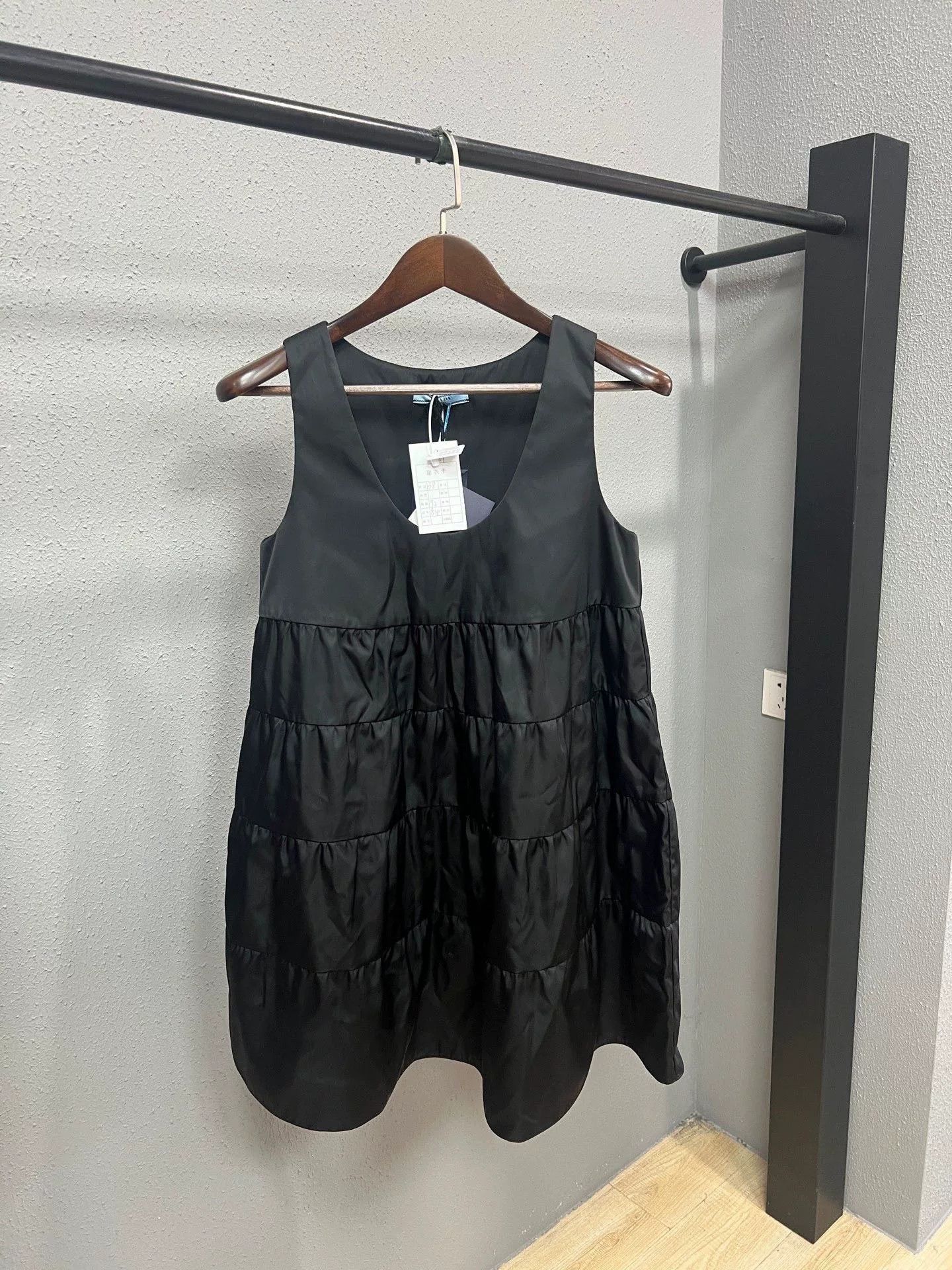 Prada Prada Nylon T-Shirt M Women Size M / US 6-8 / IT 42-44 - 1 Thumbnail