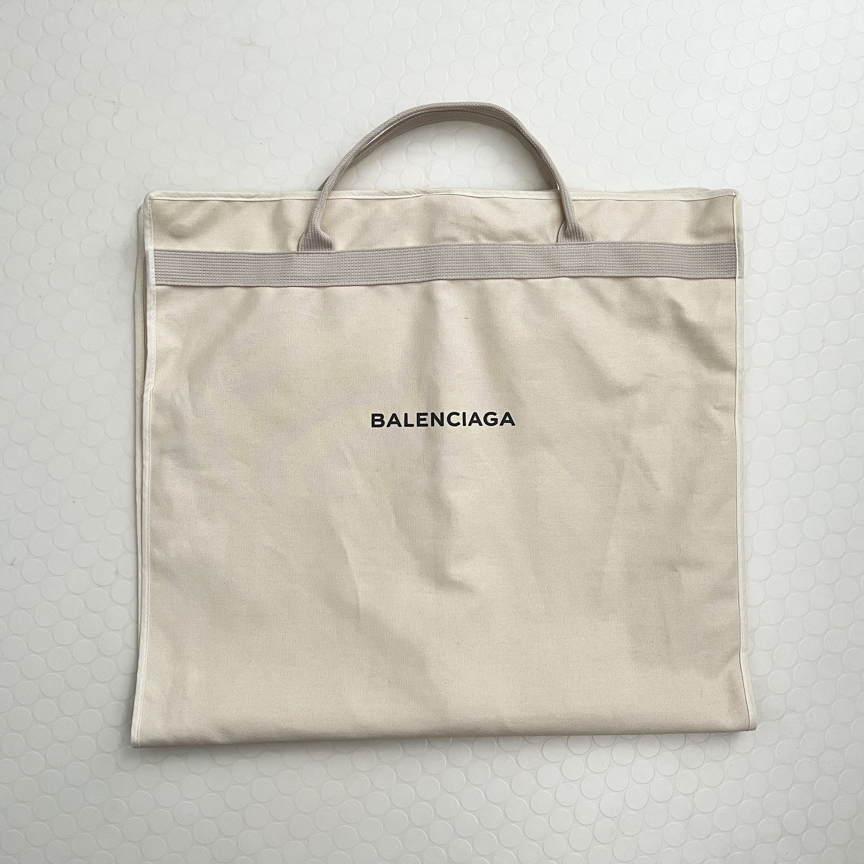 Balenciaga garment bag hotsell