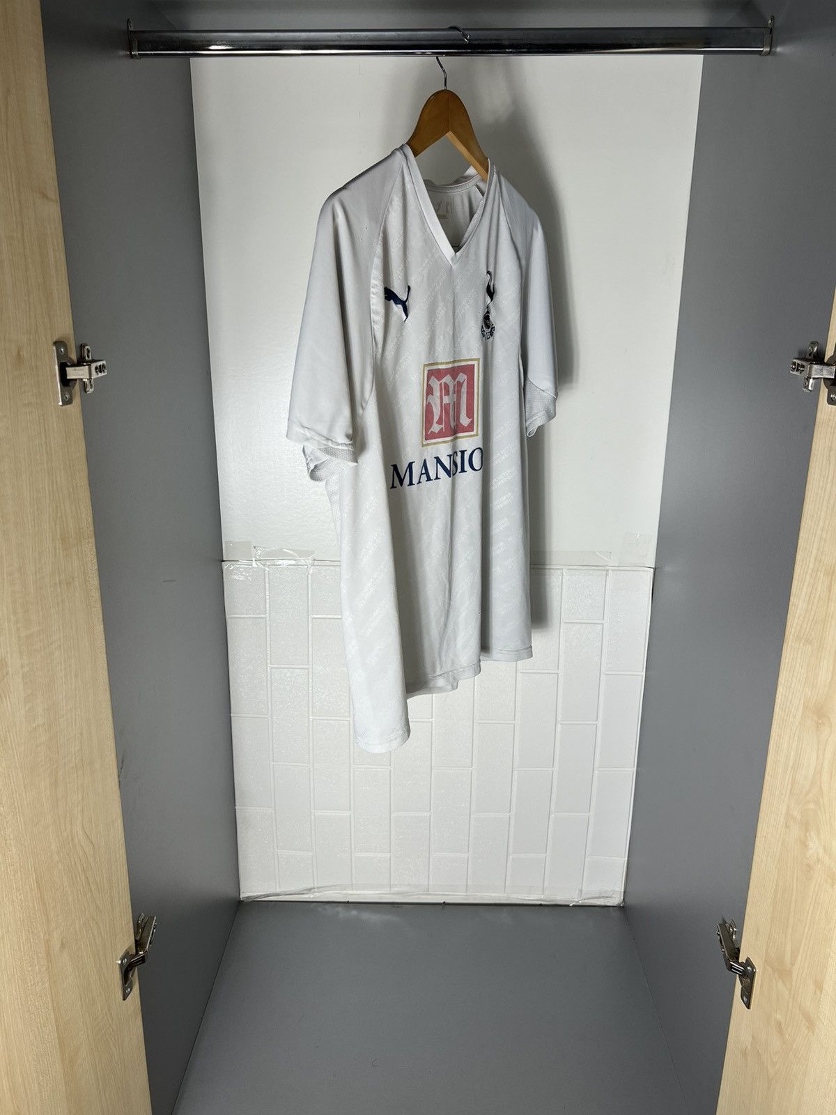 Puma VINTAGE PUMA FC TOTTENHAM HOTSPUR ENGLAND SOCCER JERSEY 90s Size US L / EU 52-54 / 3 - 5 Thumbnail