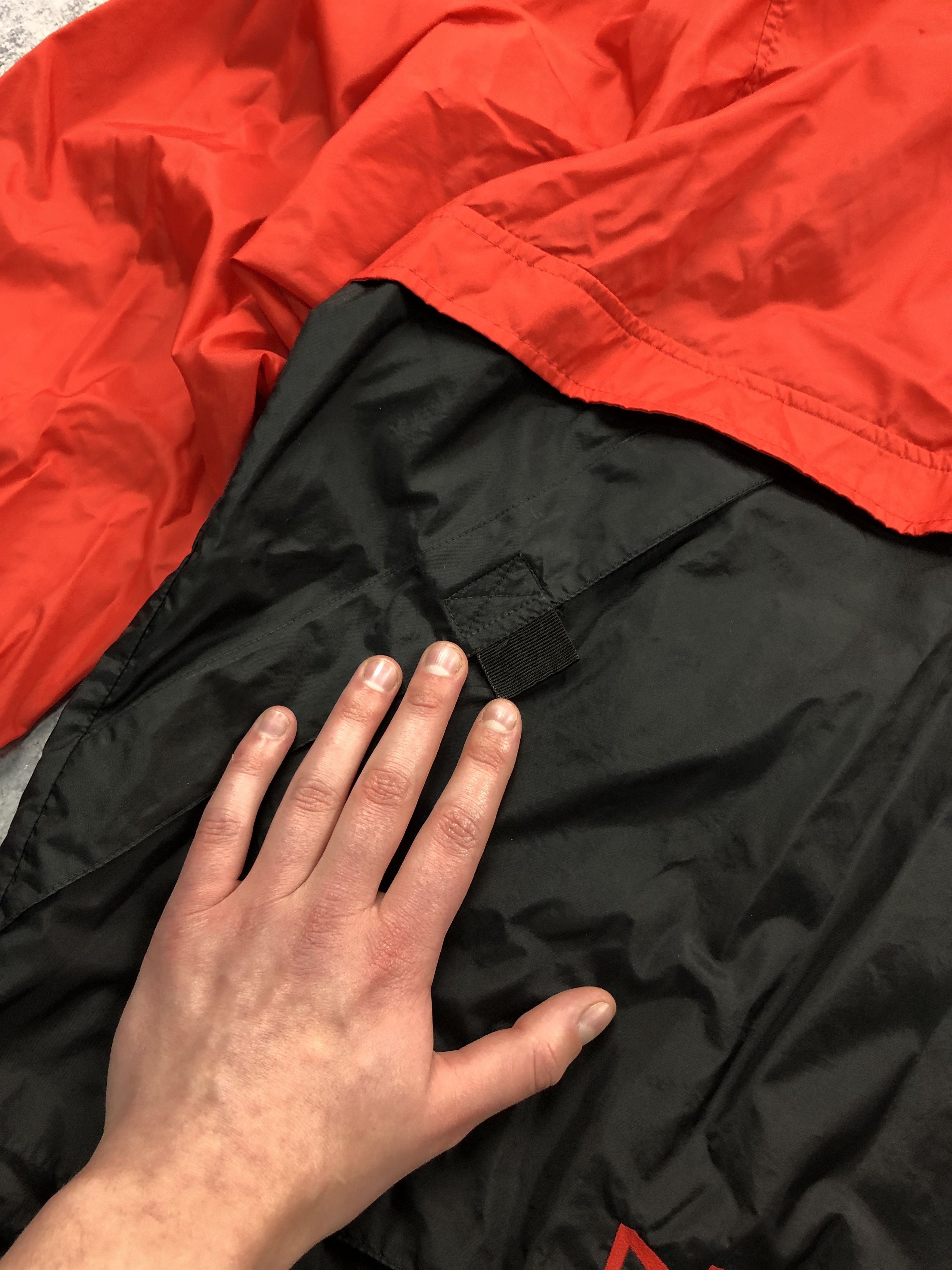 Nike NIKE Vintage 1990s Nylon Hype Jacket Big Logo Red Black Size US M / EU 48-50 / 2 - 9 Thumbnail