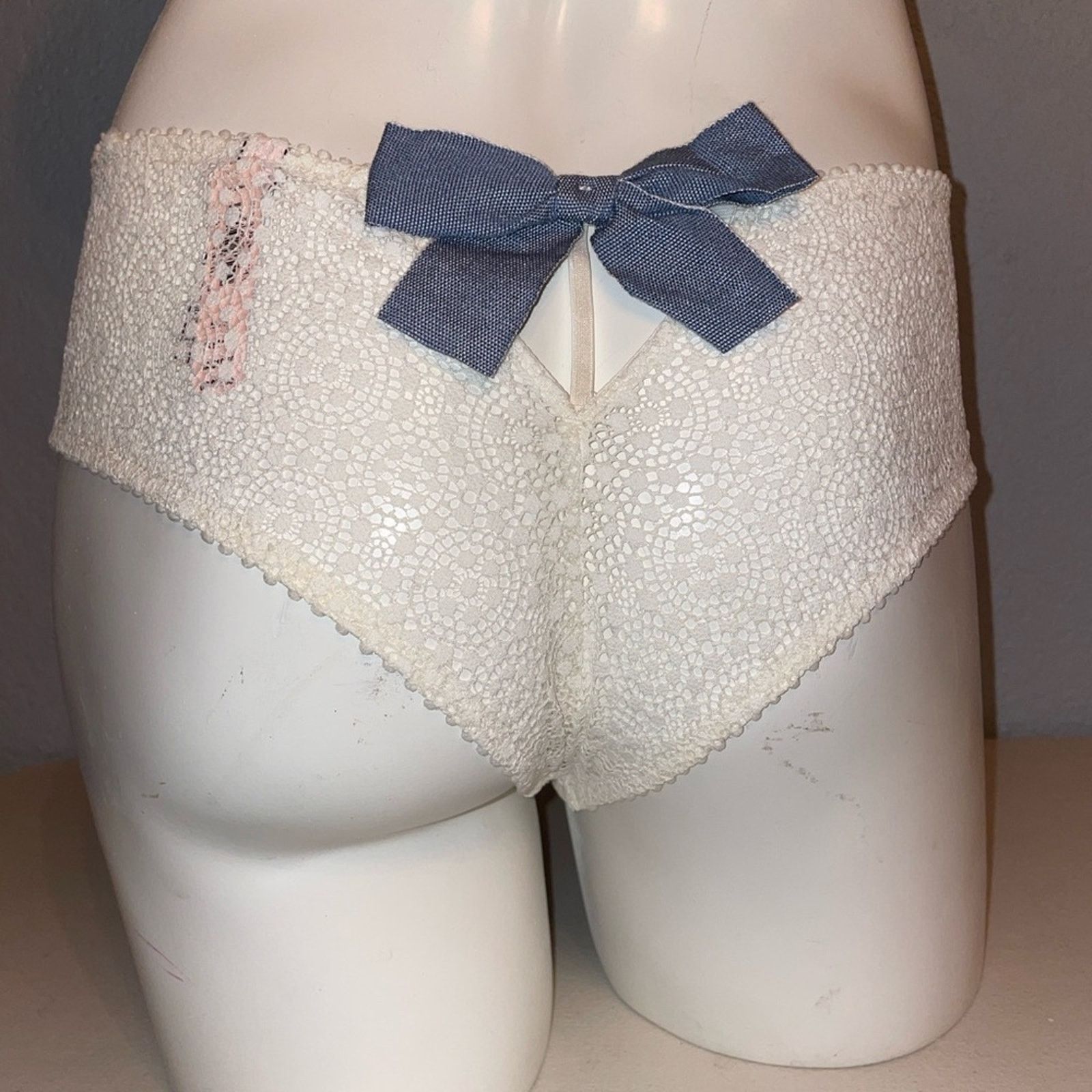 Victoria's Secret Victoria’s Secret Cheeky Panty Lace Panty Denim Bow Back Size ONE SIZE - 6 Thumbnail
