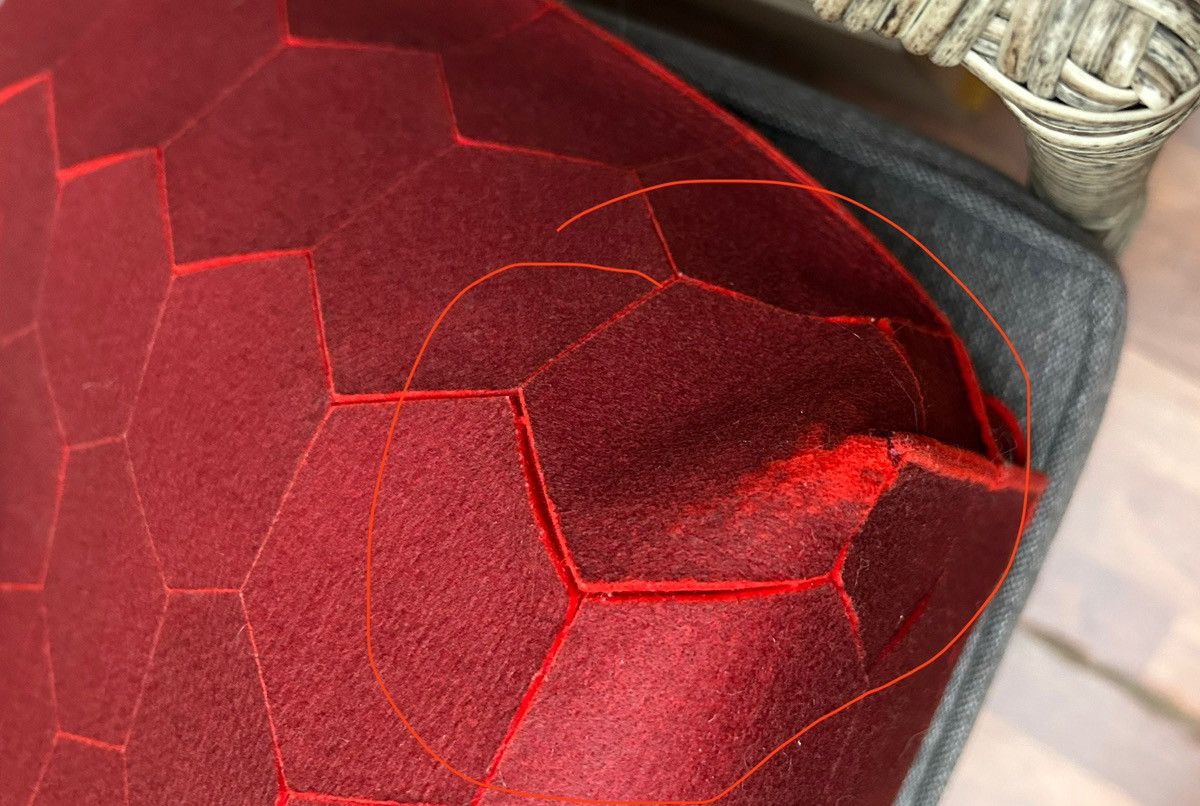 Issey Miyake × Japanese Brand × Pleats Please Issey Miyake Pleats Pleats by Issey Miyake Quilted Felt Tote Bag In Red Size ONE SIZE - 13 Thumbnail