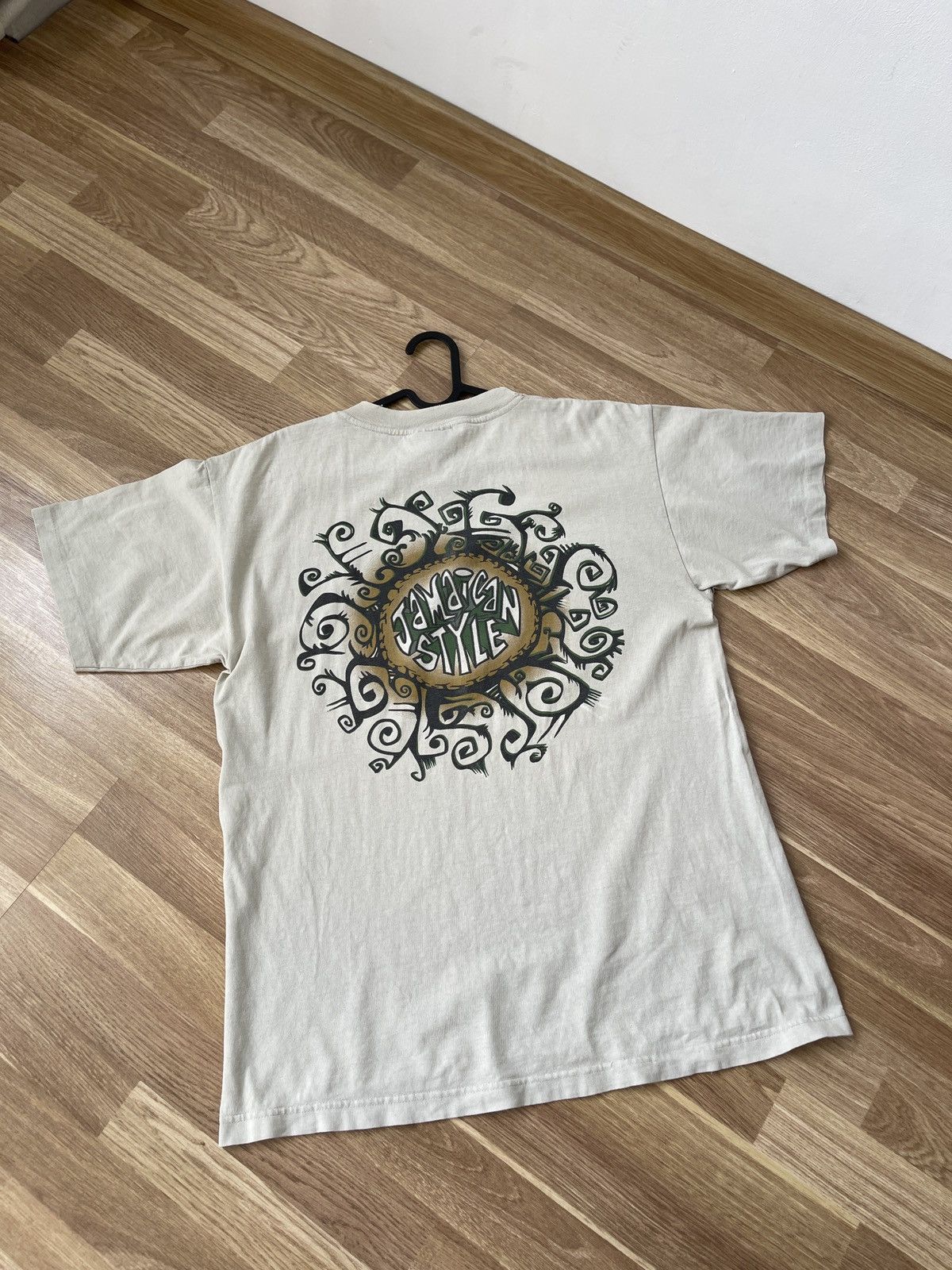 Vintage Vintage Jamaican Style Tshirt Size L Made In USA Size US M / EU 48-50 / 2 - 1 Thumbnail
