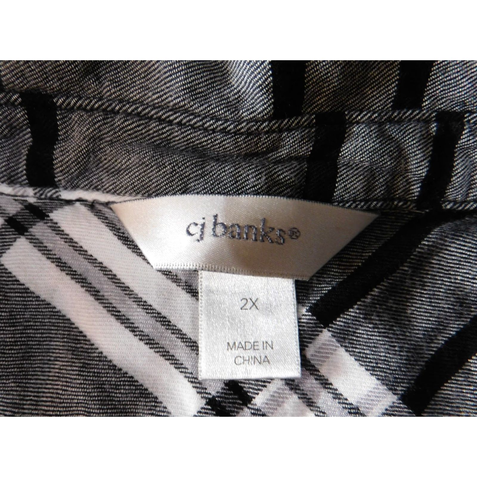 Vintage CJ Banks Button-Up Tunic Shirt 2X Gray Womens Plaid Rayon Short Sleeve Button Front Casual Classic Size XXL / US 16-18 / IT 52-54 - 4 Thumbnail