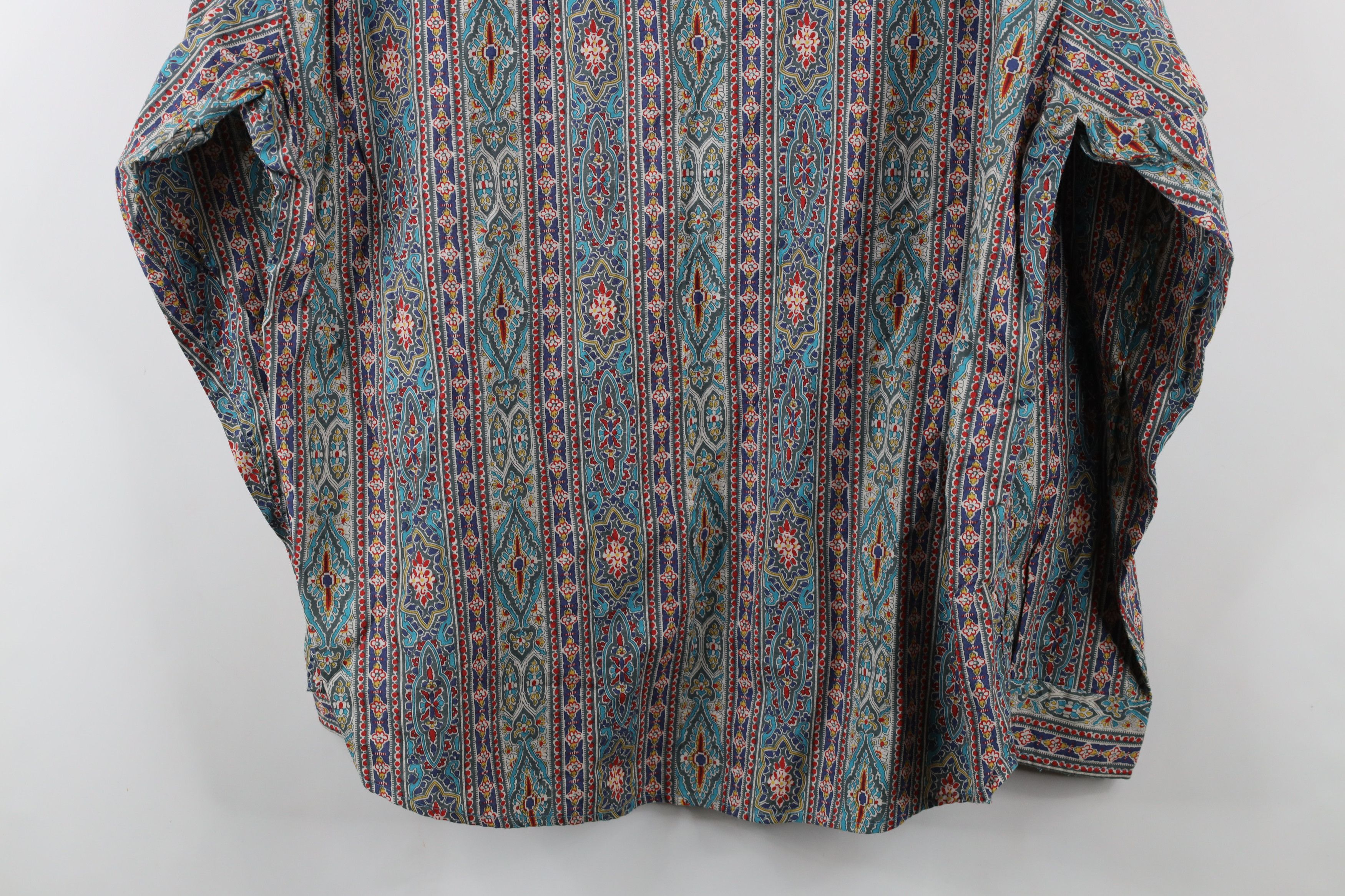 Vintage Vintage 90s Streetwear Tapestry Collared Button Shirt Size US XL / EU 56 / 4 - 10 Thumbnail