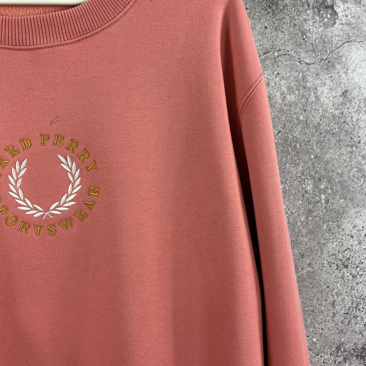 Fred Perry × Vintage Fred Perry Sweatshirt Crew Neck Big Logo Embroidery Size L Size US L / EU 52-54 / 3 - 8 Thumbnail