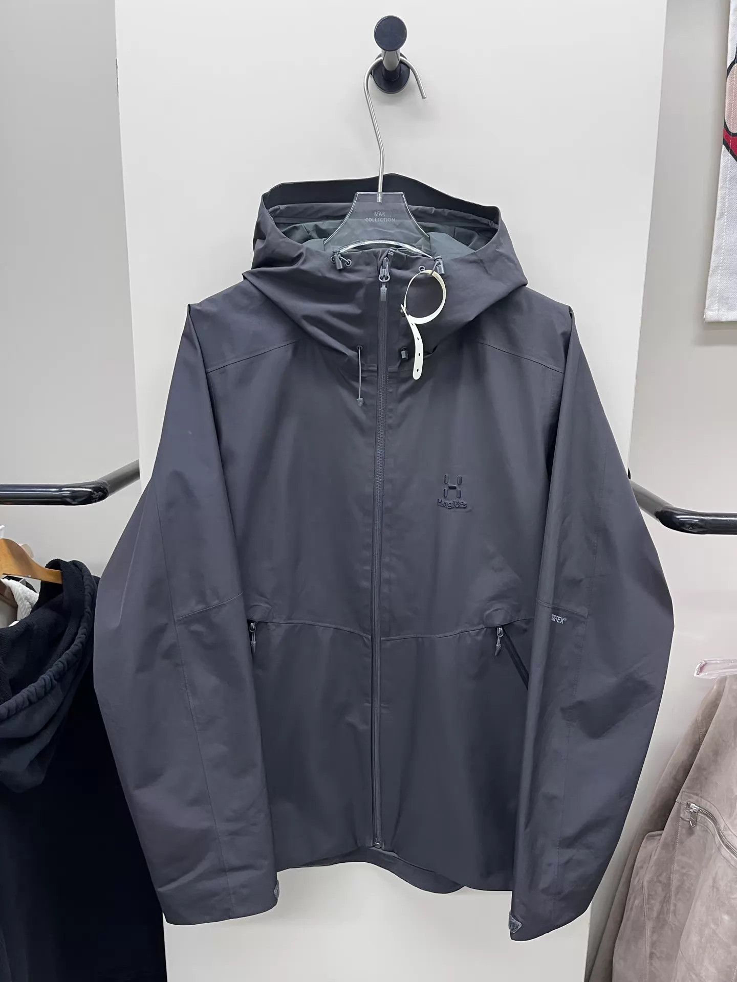 Haglofs haglofs GORE-TEX Windproof Waterproof Shell Jacket L 99New Size US L / EU 52-54 / 3 - 1 Thumbnail