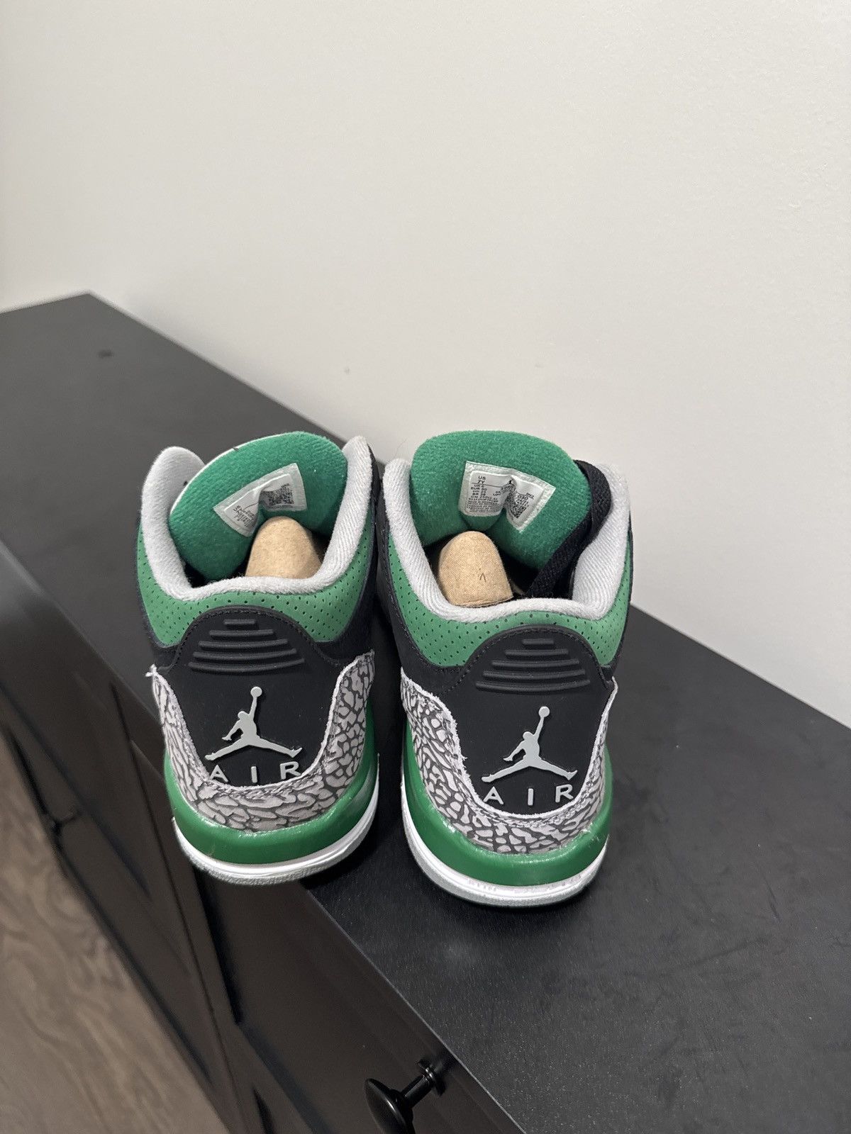 Jordan Brand × Nike Jordan 3 Retro Pine Green (Gs) Size US 7 / EU 40 - 6 Thumbnail