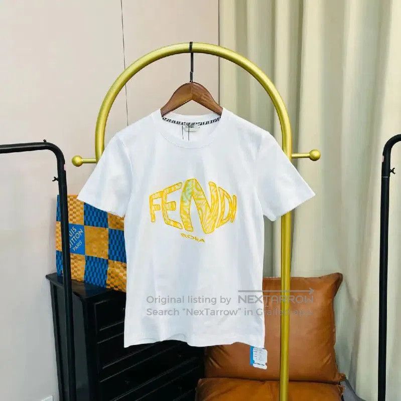 Fendi Fendi Women's Cotton T-Shirt in White . Size M / US 6-8 / IT 42-44 - 1 Thumbnail