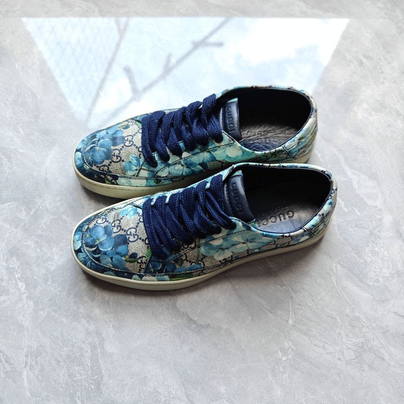 Gucci Gucci Blue Floral Casual Sneakers 0079 Size US 9 / EU 42 - 1 Thumbnail