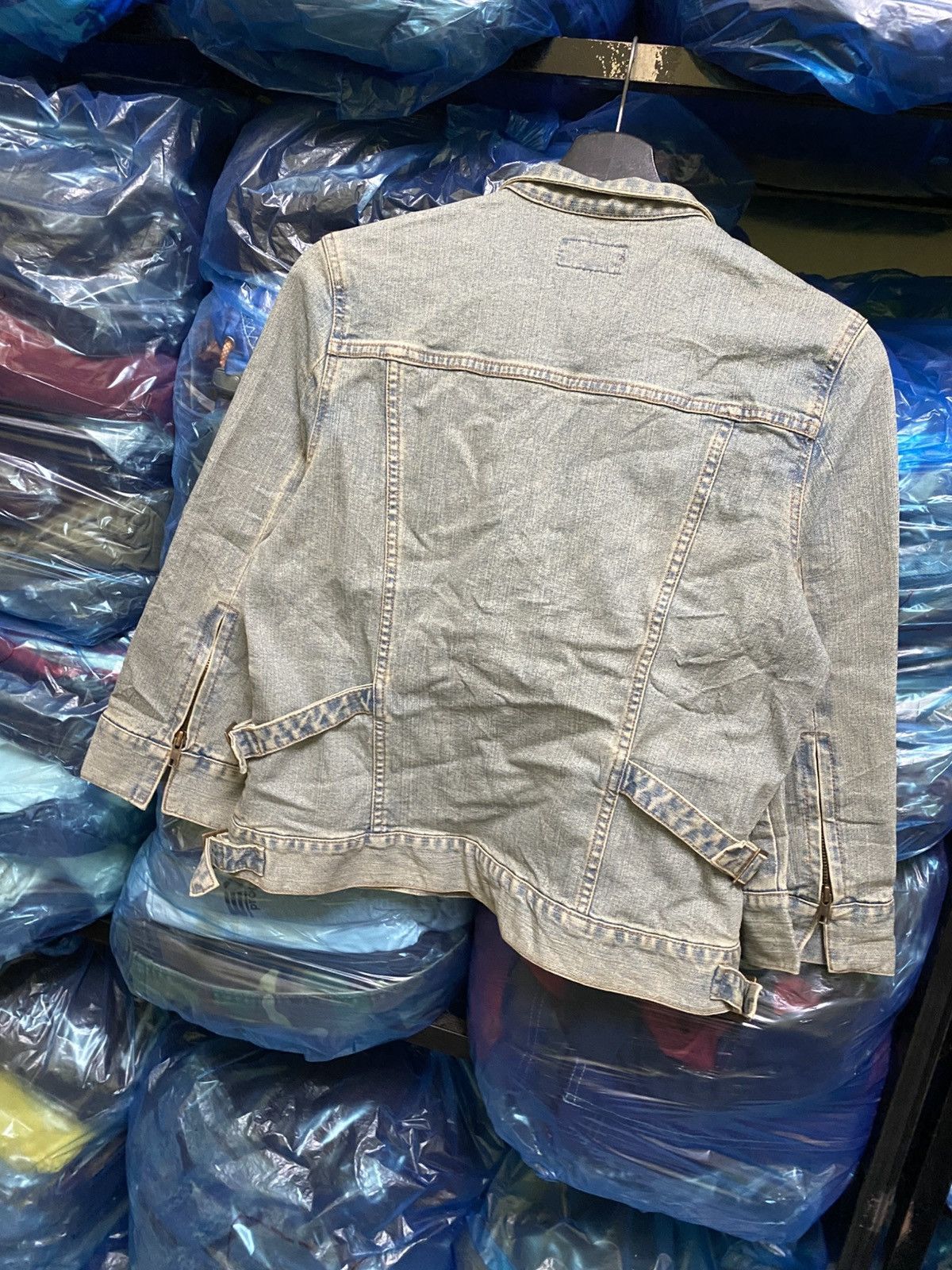 Vintage Vintage Y2K MAXA Light Wash Denim Jacket Adjustable Buckles Size M / US 6-8 / IT 42-44 - 10 Thumbnail