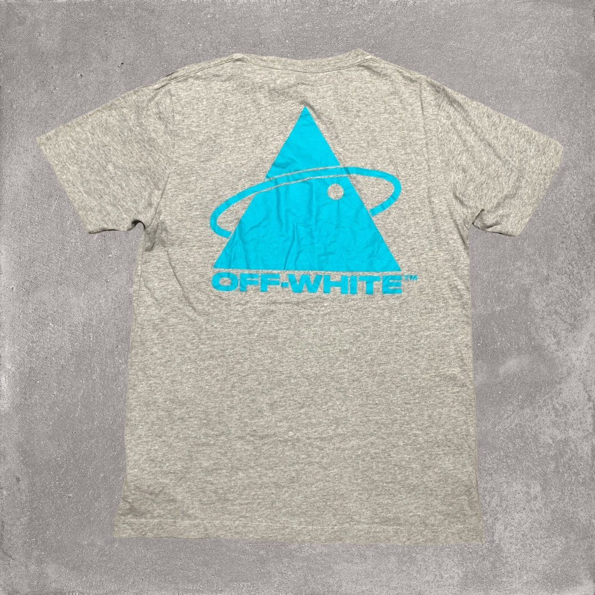 Off-White Off White Medium Triangle Grey Tee Virgil Abloh Size US M / EU 48-50 / 2 - 1 Thumbnail
