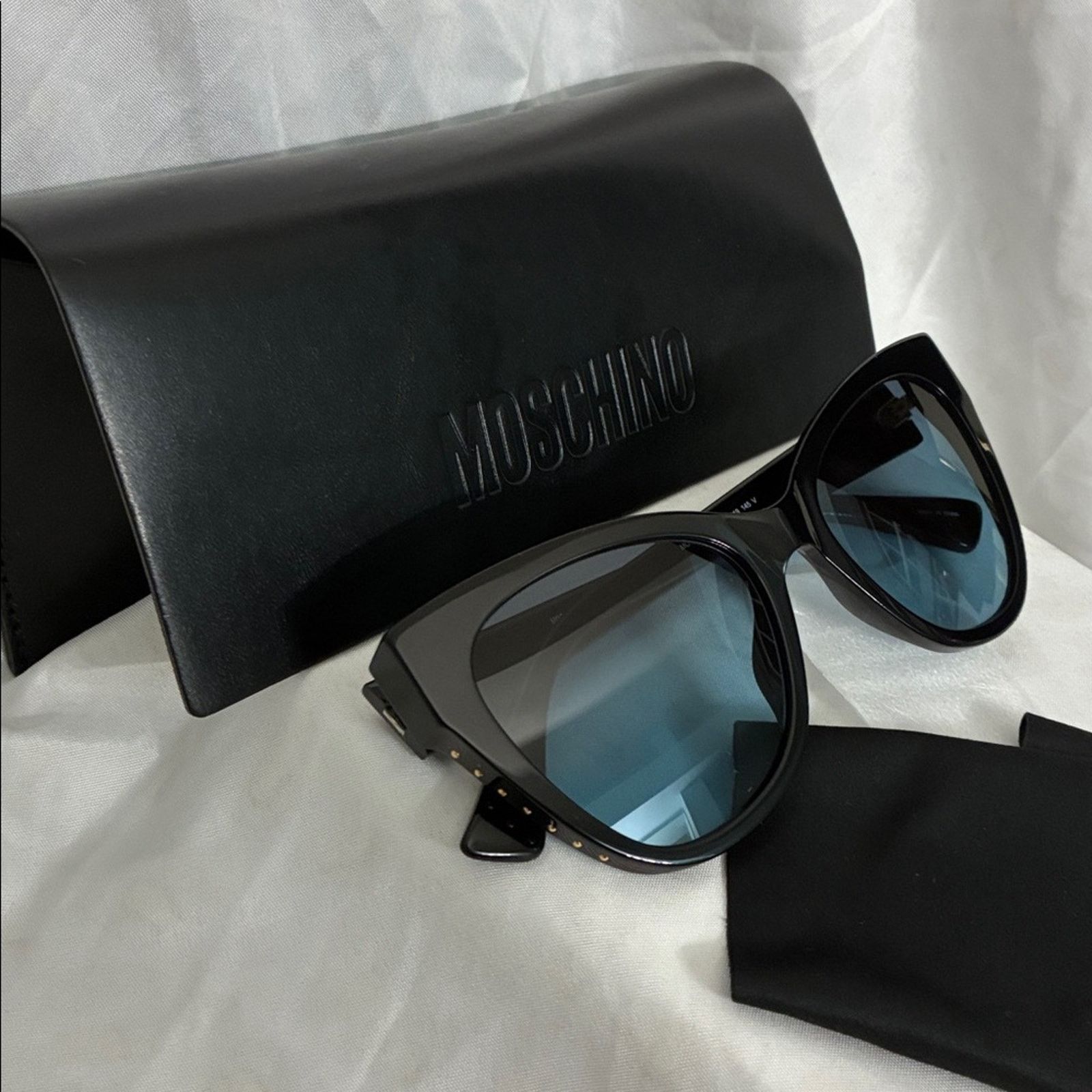 Moschino New Moschino Black and Gold Sunglasses Size ONE SIZE - 10 Thumbnail
