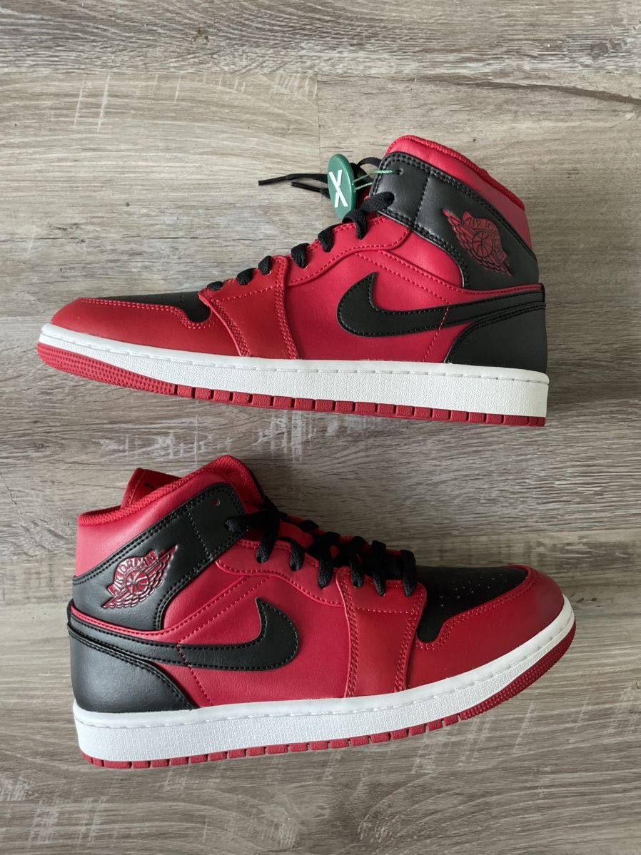 Jordan Brand Jordan 1s Red Black Size US 9 / EU 42 - 3 Thumbnail