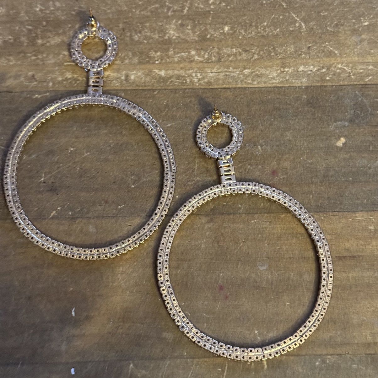 Other Gold tone large paved circle hoop earrings Size ONE SIZE - 4 Thumbnail