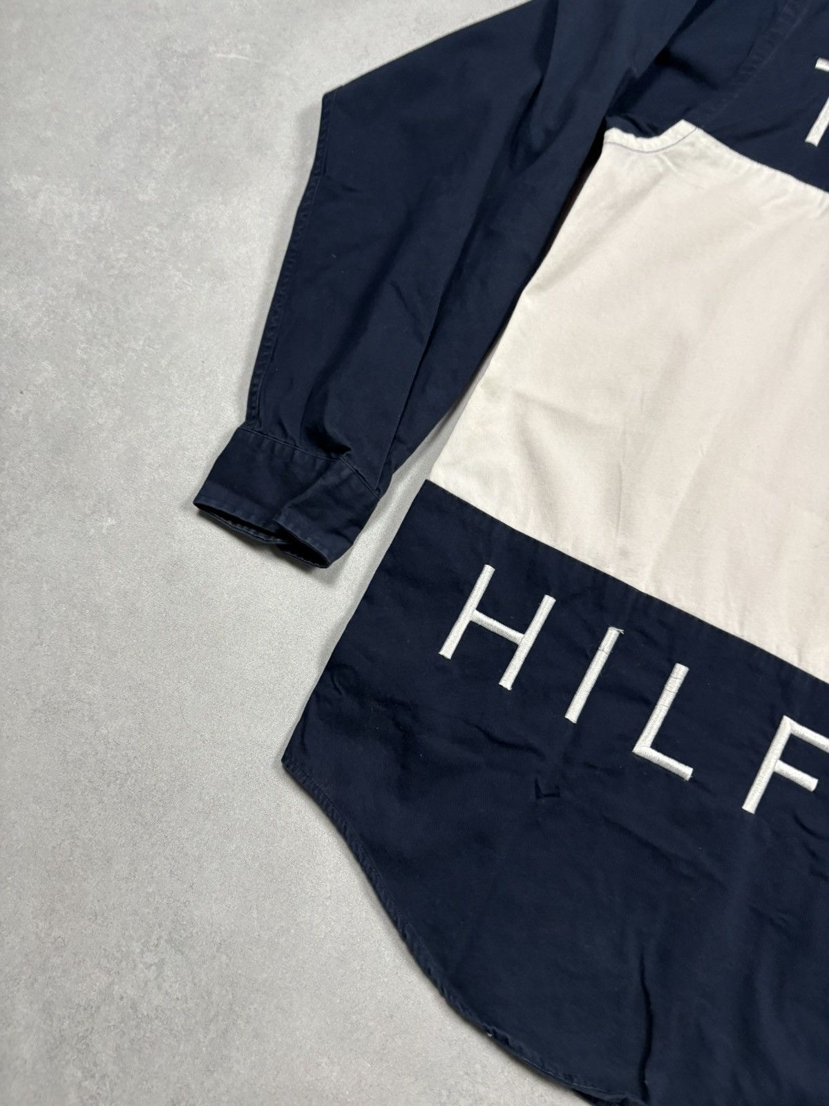 Tommy Hilfiger Vintage Tommy Hilfiger Big Flag Block 90s Shirt Saipan M Y2K Size US M / EU 48-50 / 2 - 8 Thumbnail