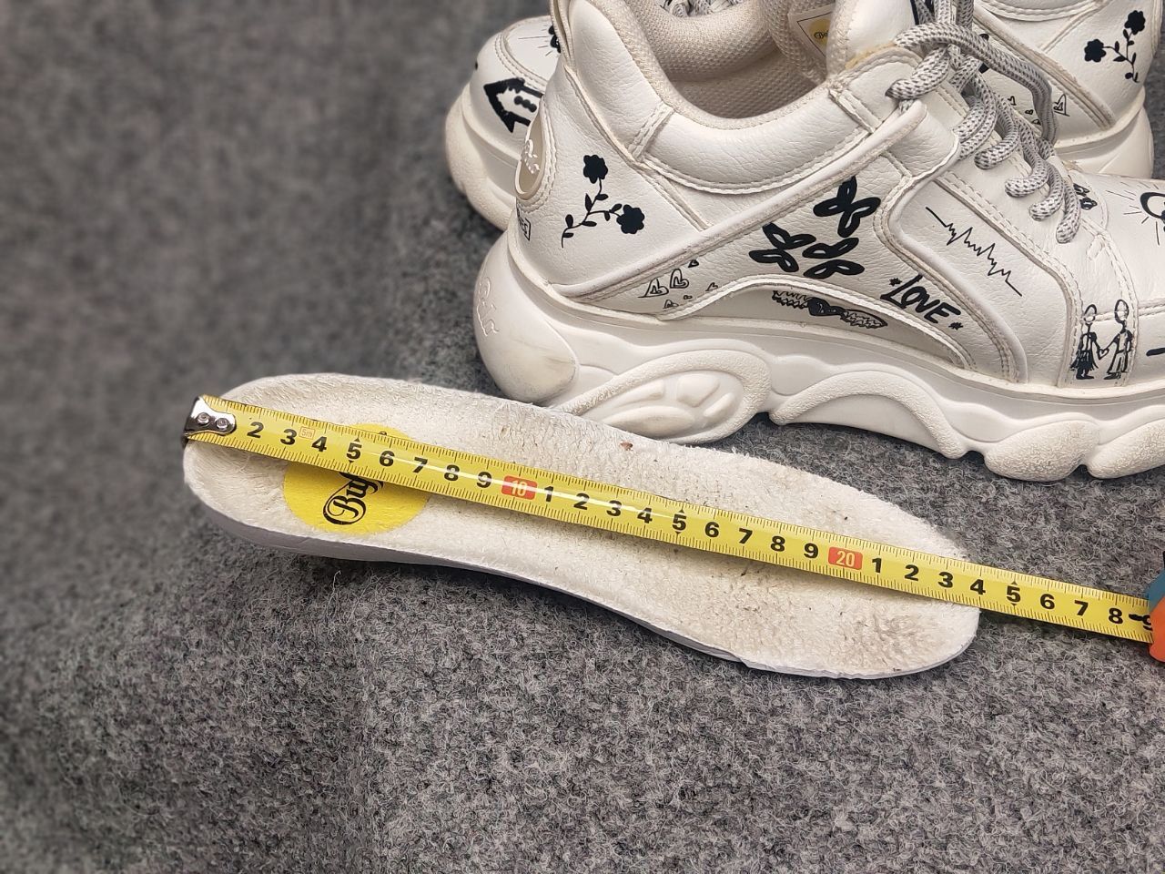 Buffalo London Buffalo Superge Cld Corin Oversized Paint Logo Sneakers Size US 6.5 / IT 36.5 - 22 Thumbnail
