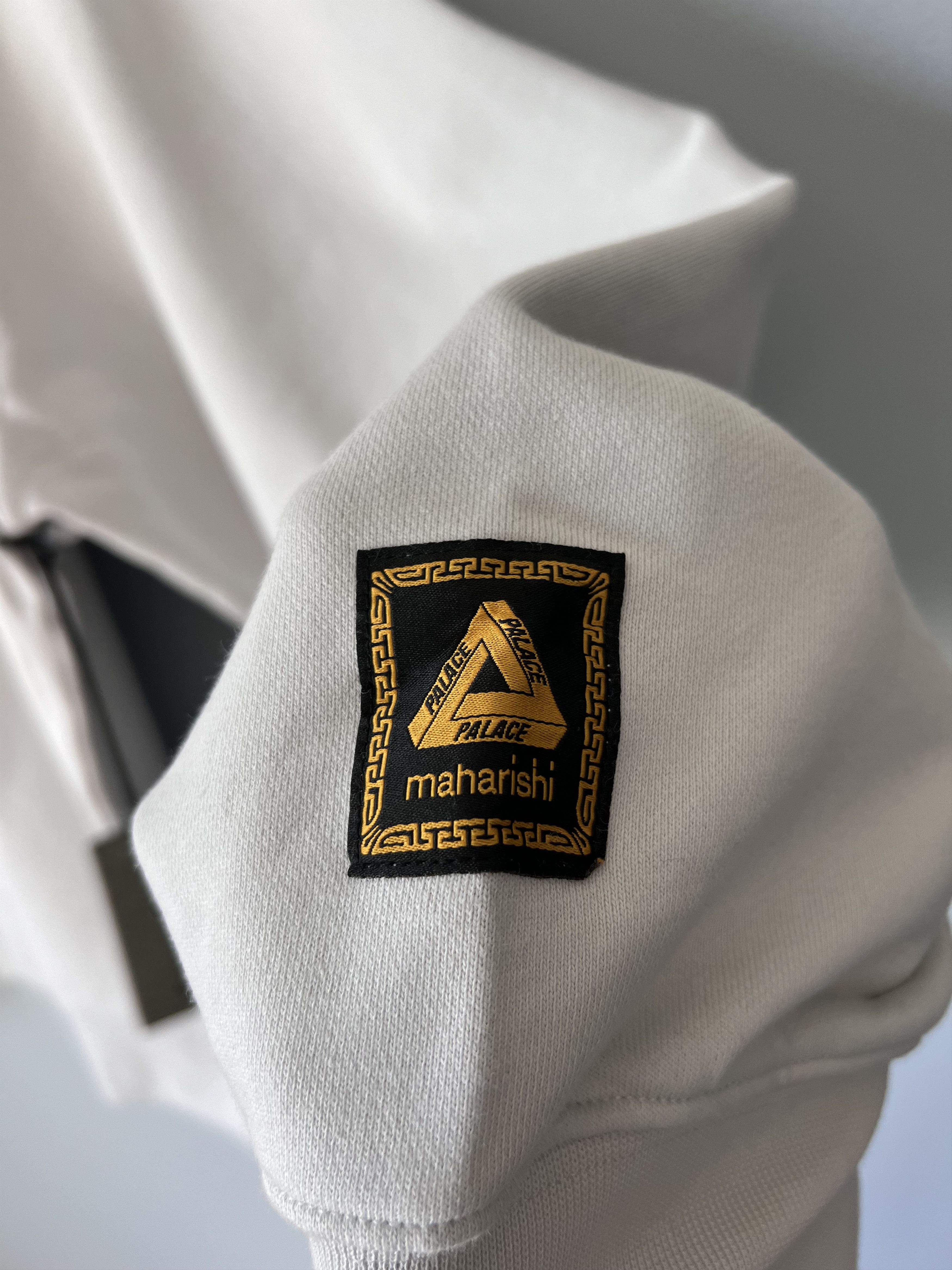 Maharishi × Palace Palace Maharishi Temple Crewneck Sweatshirt in Stone Size US XXL / EU 58 / 5 - 4 Thumbnail