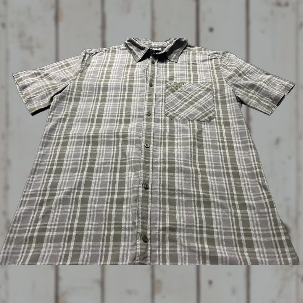 Jack Wolfskin Jack Wolfskin Shirt Button-Up Short Sleeve Men L Green Cotton UV Shield Casual Travel Workwear Pockets Classic Outdoor 40/42 Regular Size US L / EU 52-54 / 3 - 1 Thumbnail