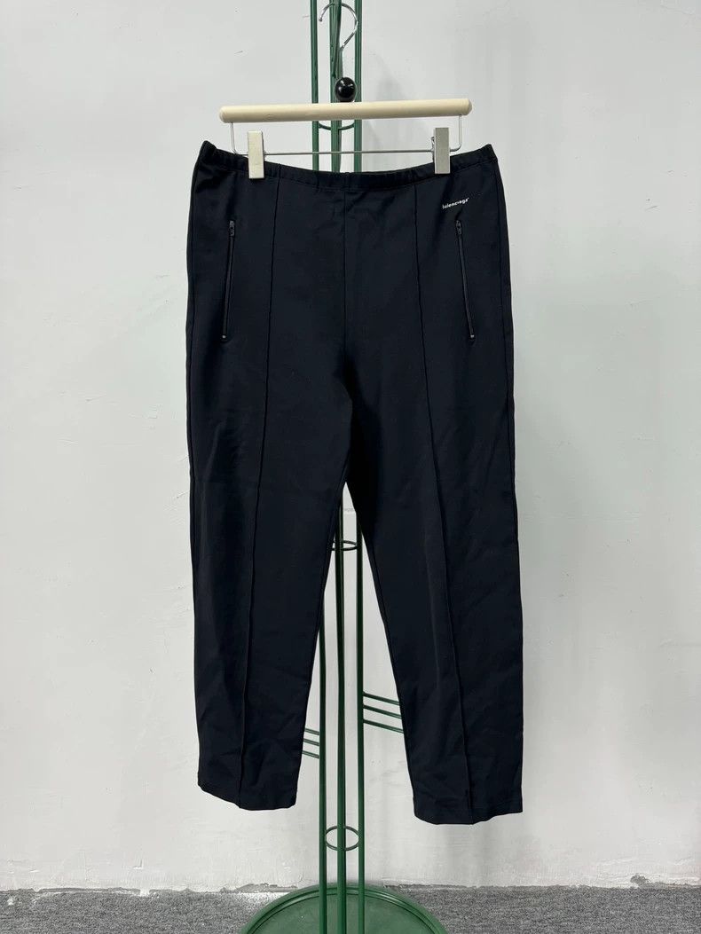 Balenciaga Balenciaga size L Small logo sweatpants trousers black Size US 26 / EU 42 - 1 Thumbnail