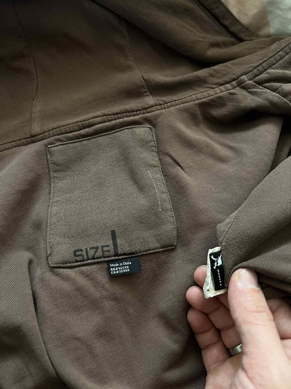 Oakley Retro Y2k 00s Hoodie Oakley VTG Gorpcore Outdoor Sz L Size US L / EU 52-54 / 3 - 4 Thumbnail