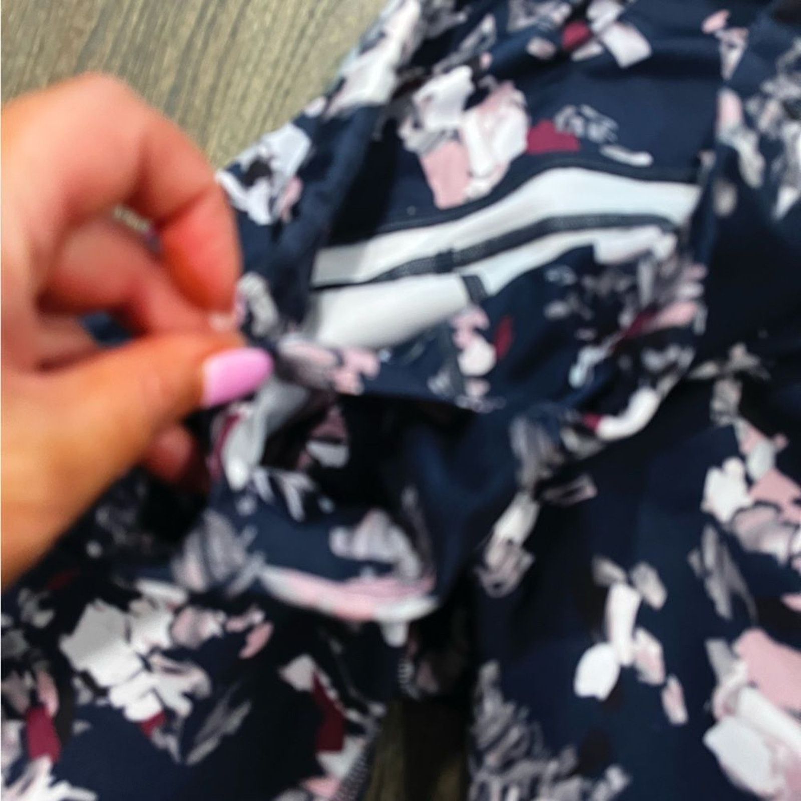 Athleta Athleta Challenge Bloom 7/8 Tight Leggings Navy Pink Floral Size 26" / US 2 / IT 38 - 7 Thumbnail