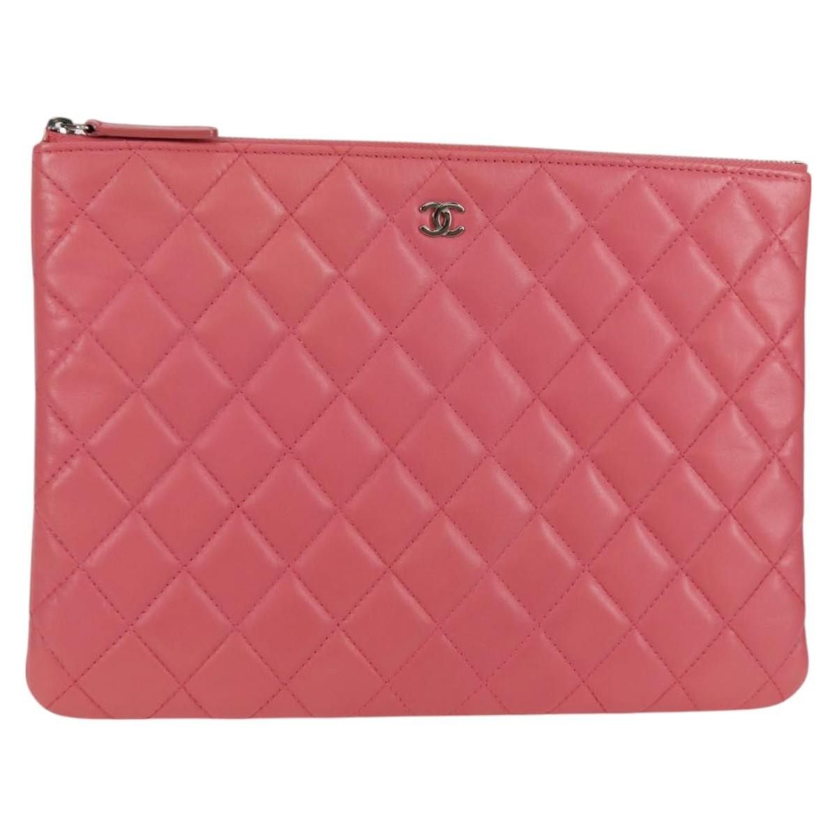 Chanel Chanel O Case Clutch Quilted Lambskin Size ONE SIZE - 1 Thumbnail