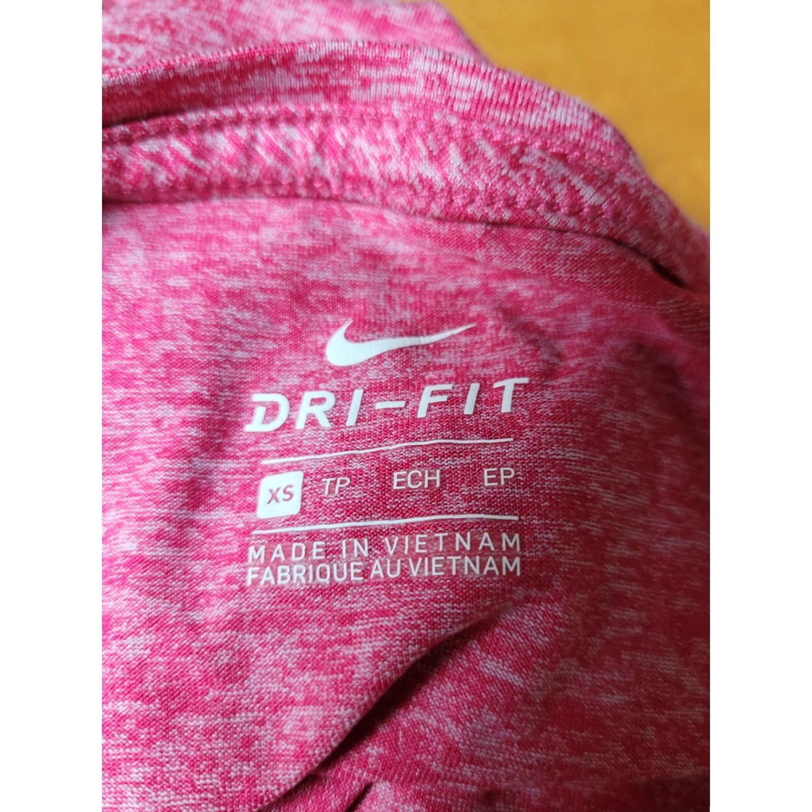 Nike Womens Nike T-Shirt XS El Chapulin Grasshopper Mexican Restaurant Red Round Neck Short Sleeve Dri-Fit Size XS / US 0-2 / IT 36-38 - 4 Thumbnail