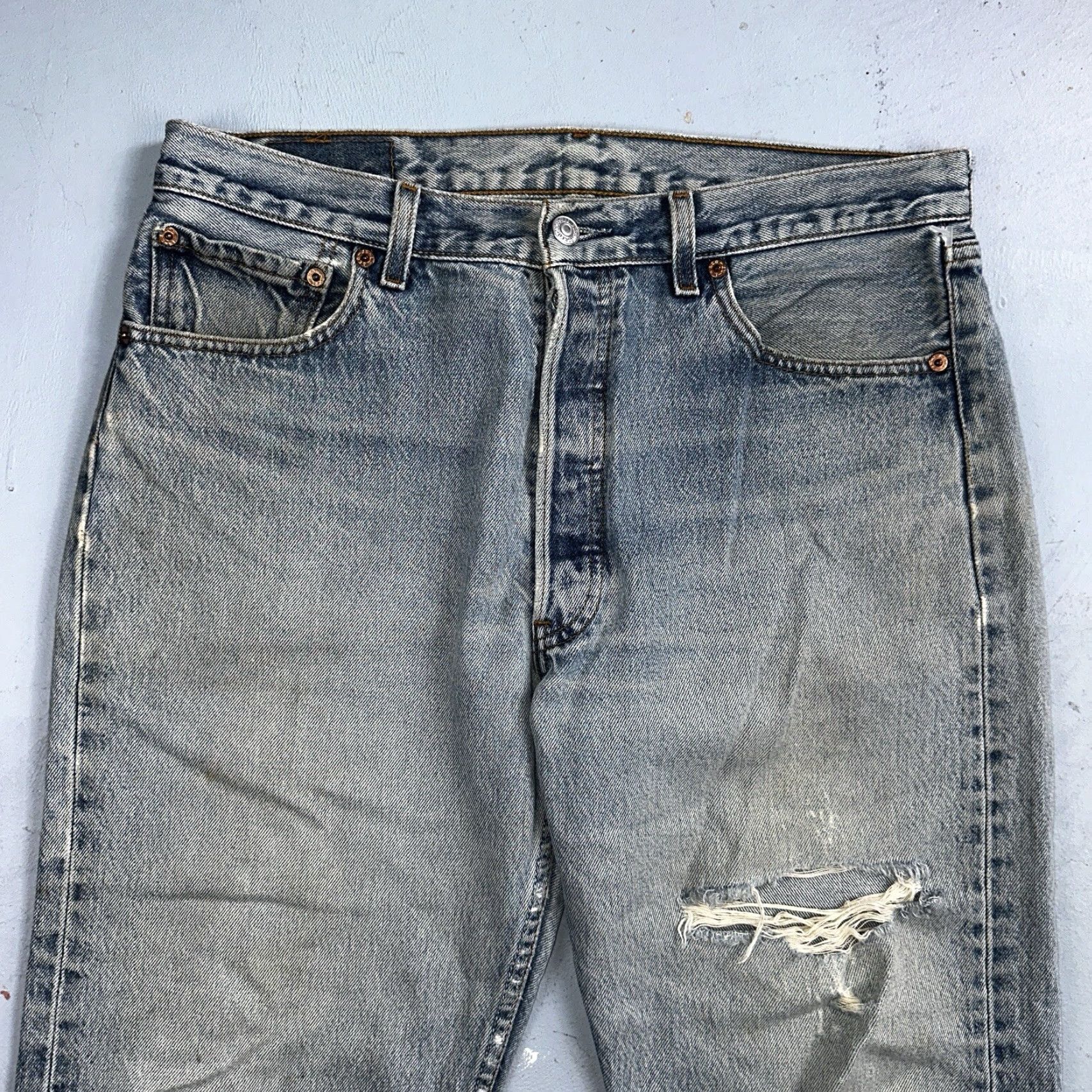 Levi's VINTAGE Levi's 501 Jeans Mens 34x32 Blue Light Wash Straight 90s 34 32 Regular Denim Cotton Button Closure 501 Series Size US 34 / EU 50 - 2 Thumbnail