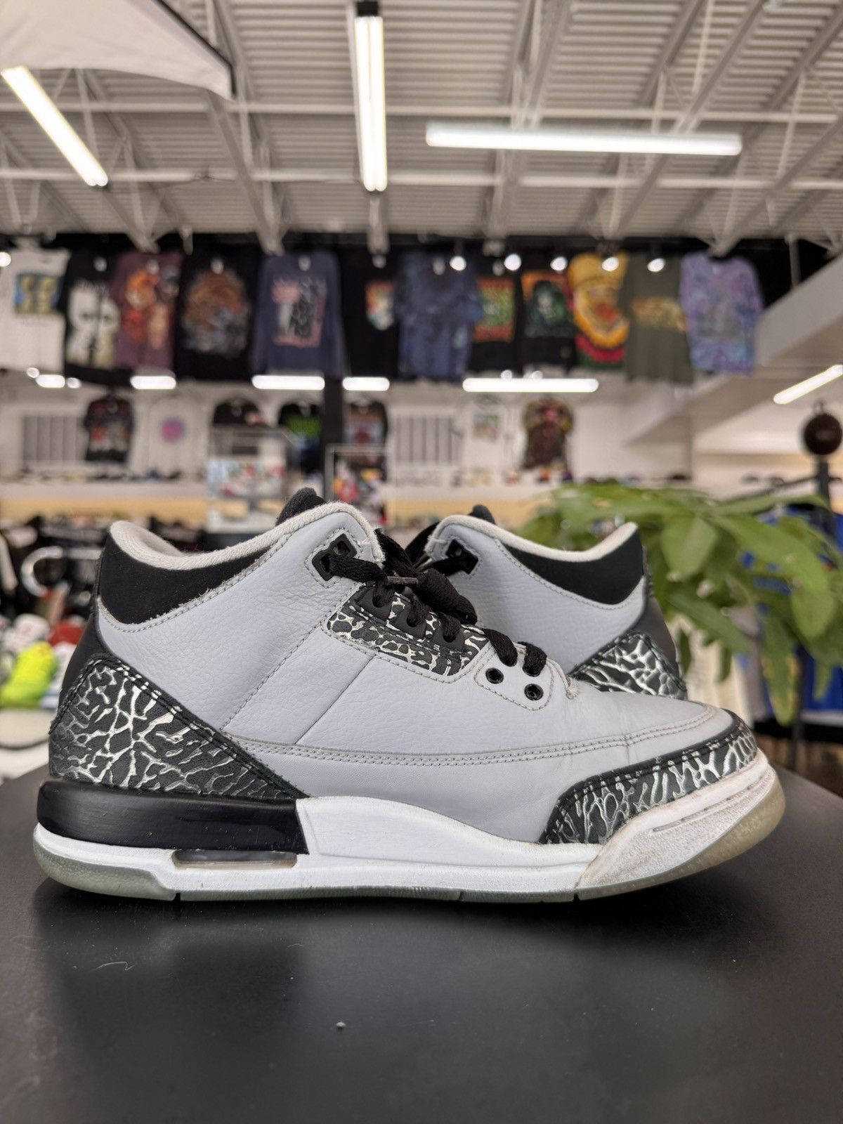 Jordan Brand Air Jordan 3 Wolf Grey Size 6.5Y (2014) Size US 6.5 / EU 39-40 - 3 Thumbnail