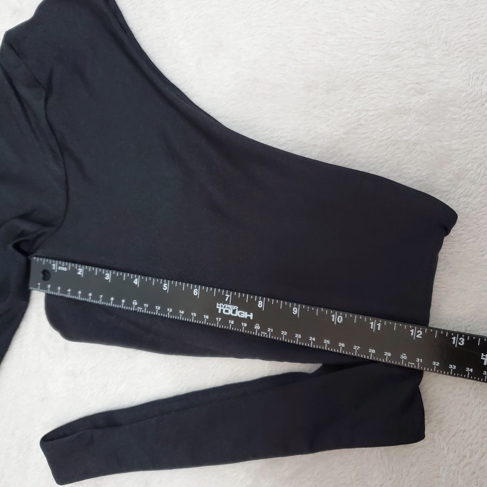 superdown Superdown Revolve Jenny Crop Top Womens S Black One Shoulder Cut Out Hidden Zip Shirt Blouse Crop Top Clubwear Party/Cocktail Womens Size S / US 4 / IT 40 - 6 Thumbnail