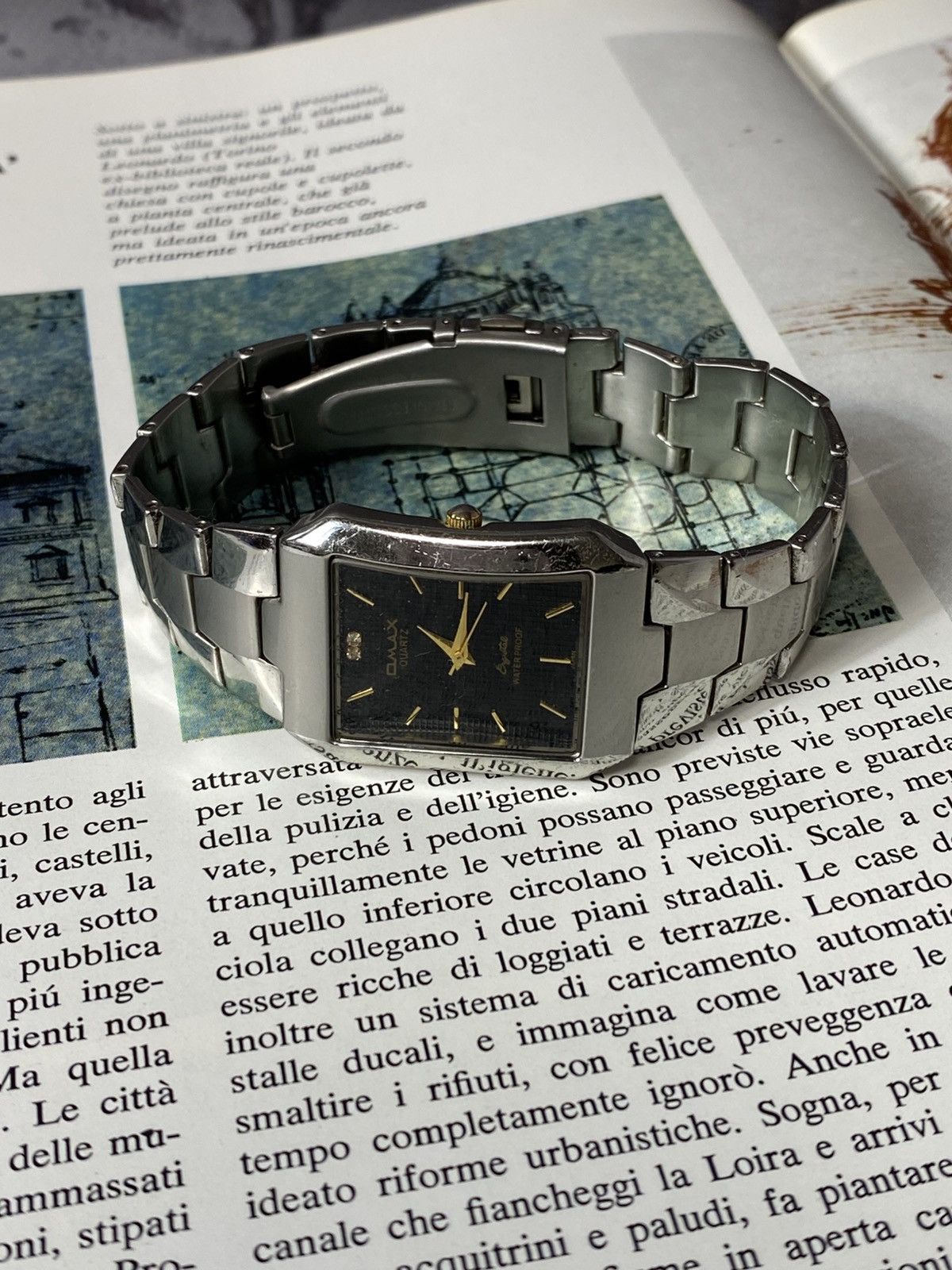 OMAX Quartz Watch Rectangular Crystal Black Gold Tone