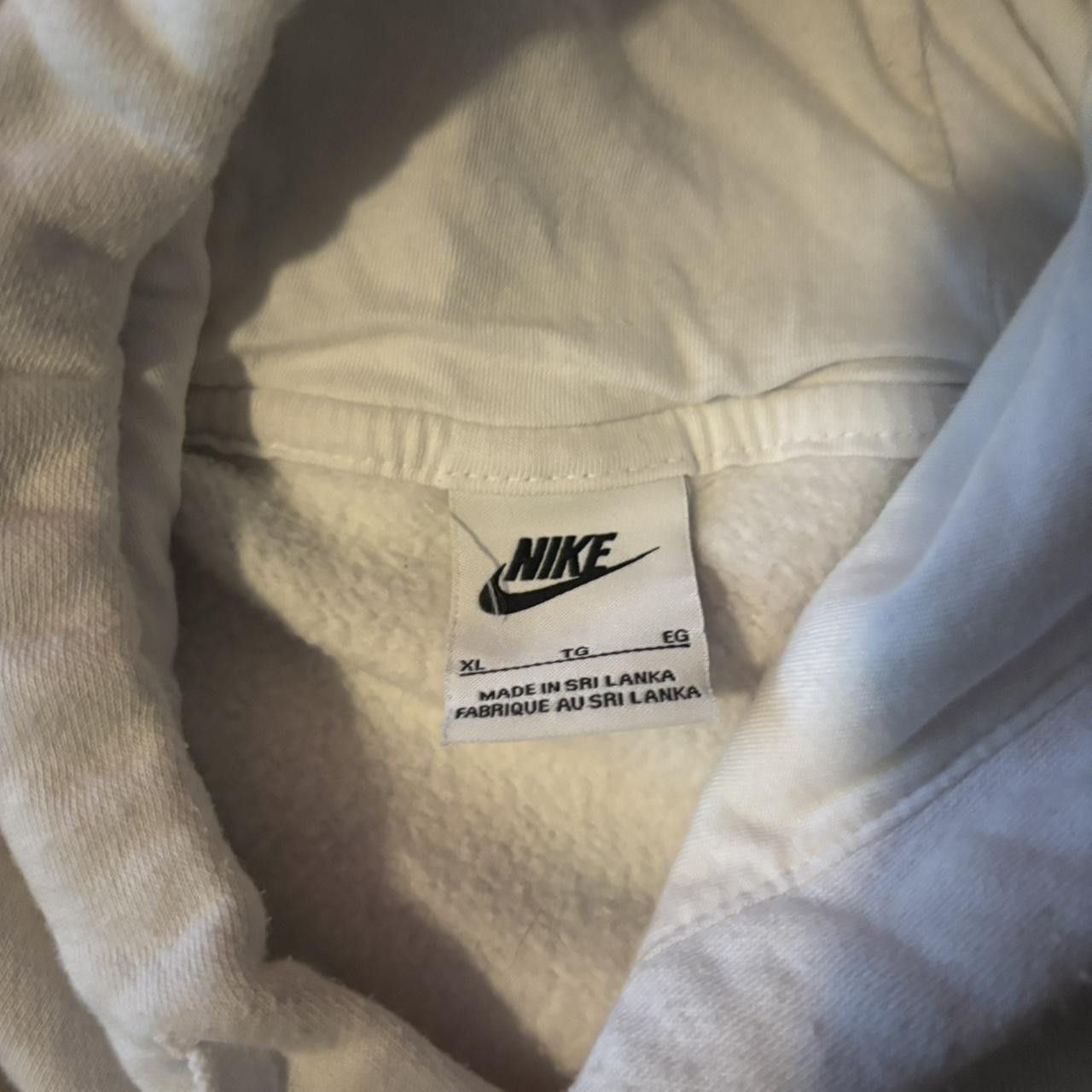 Nike Crazy Vintage Y2K/2000s White Nike Streetwear Essential Pullover Hoodie! Size XL Size US XL / EU 56 / 4 - 6 Thumbnail