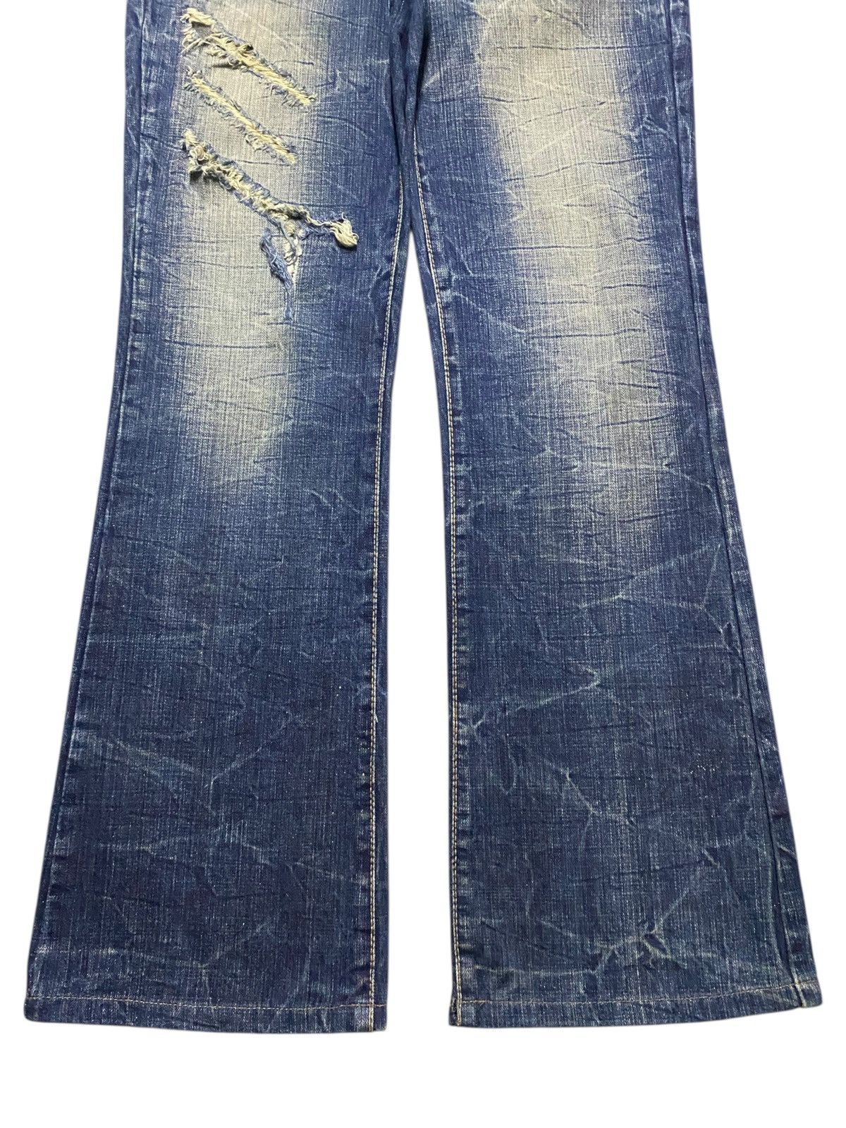 Blue Blue Japan Japanese Brand CCless Distressed Thunder Flare Jeans Size US 32 / EU 48 - 5 Thumbnail