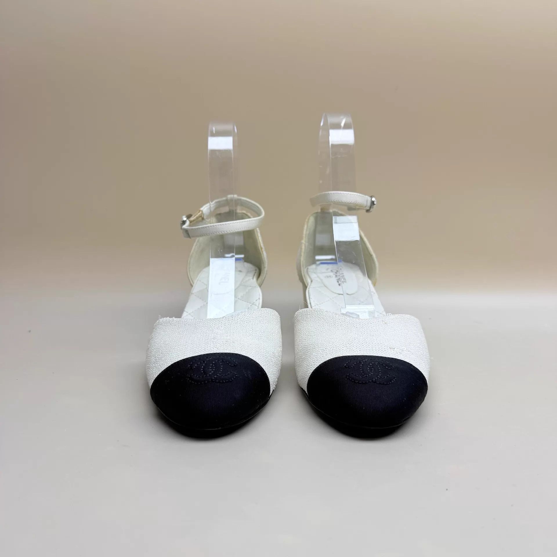 Chanel CHANEL Black & White CC Mary Jane Sandals Eu37.5 Size US 7 / IT 37 - 2 Thumbnail
