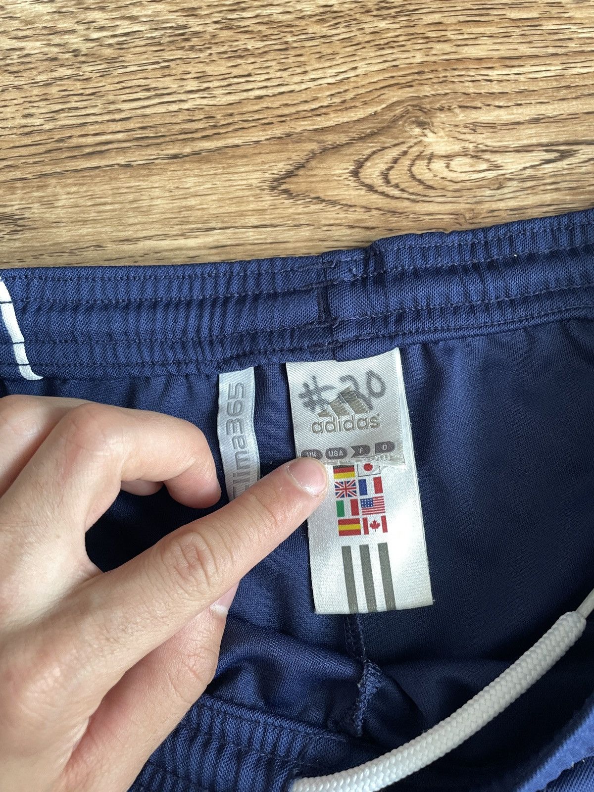 Adidas × Vintage Vintage Adidas shorts streetwear y2k casual style size S Size US 30 / EU 46 - 5 Thumbnail