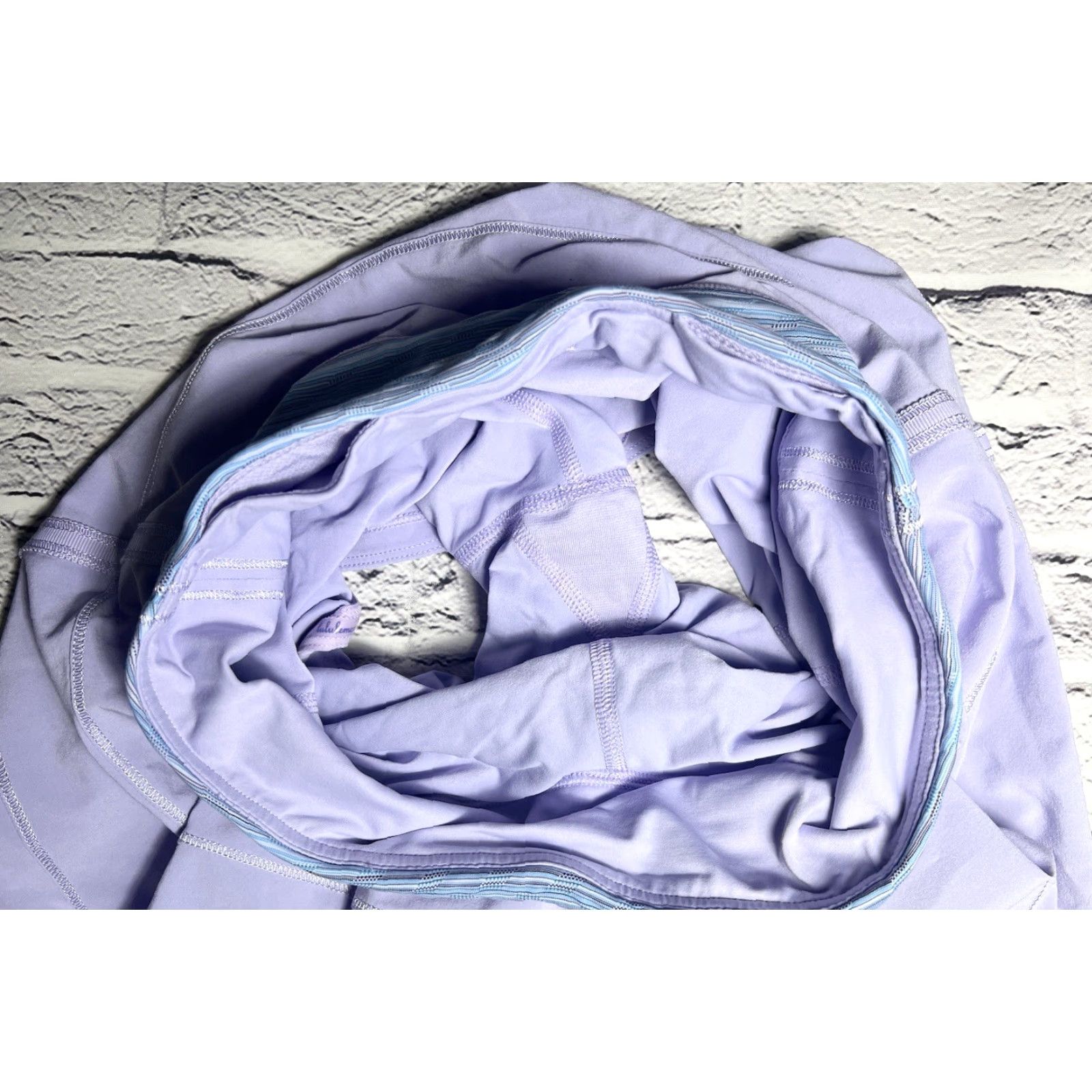 Lululemon Lululemon Skirt Skort White Purple Mid Rise 2 Short Running Womens Size 2 Size 26" / US 2 / IT 38 - 4 Thumbnail